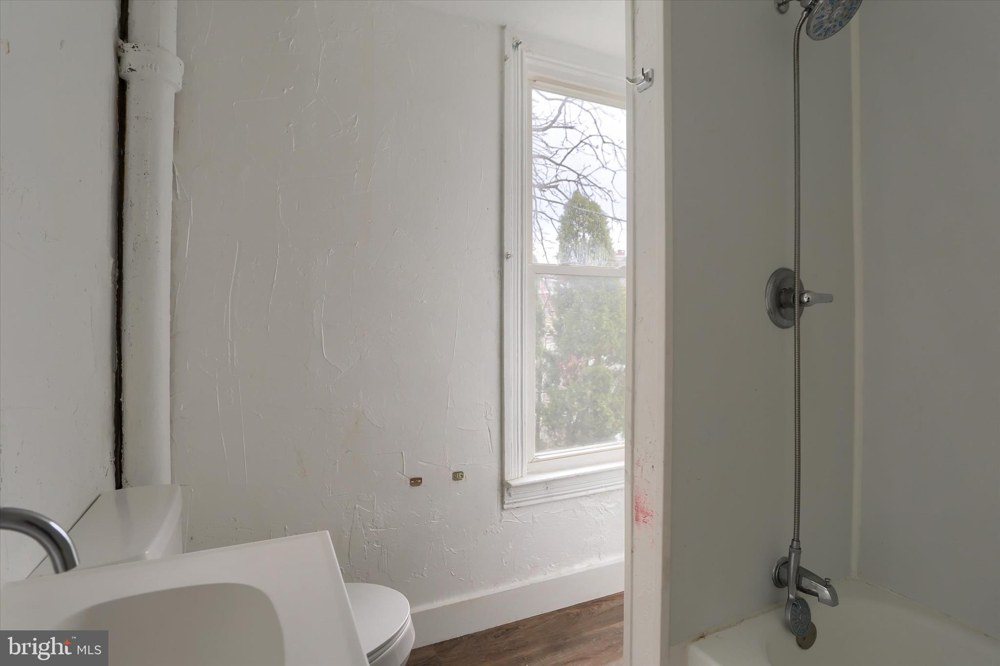 WEST END - Residential