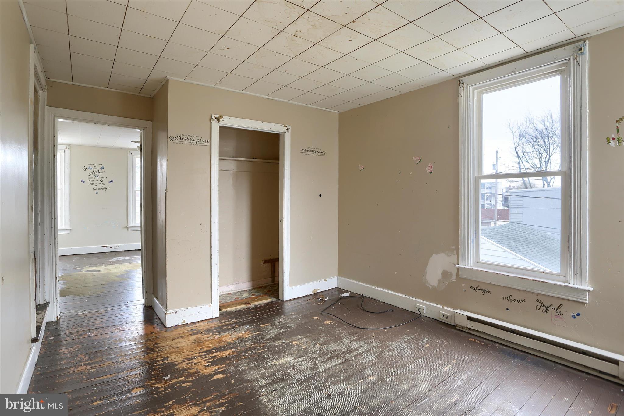 WEST END - Residential