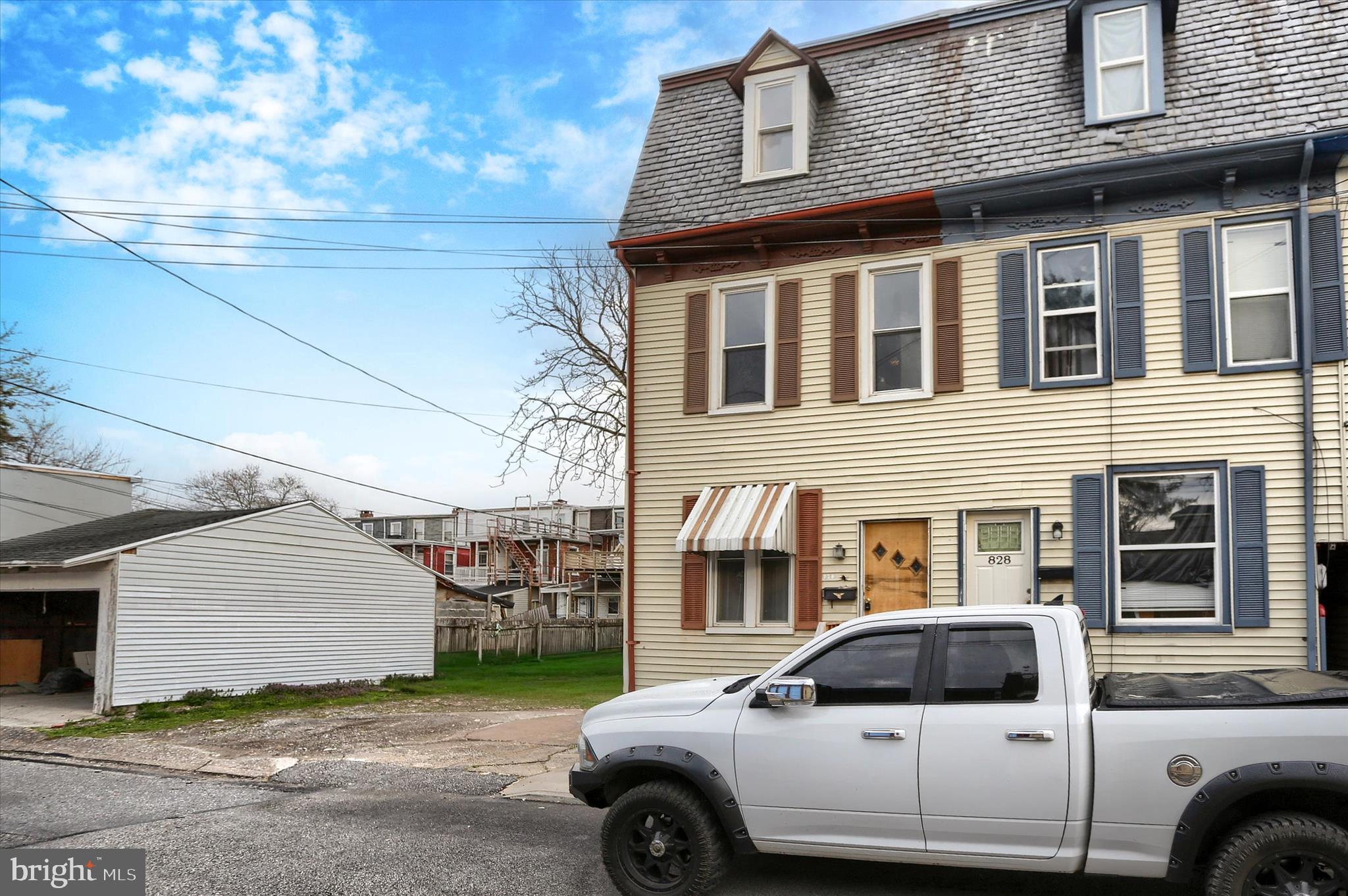 WEST END - Residential