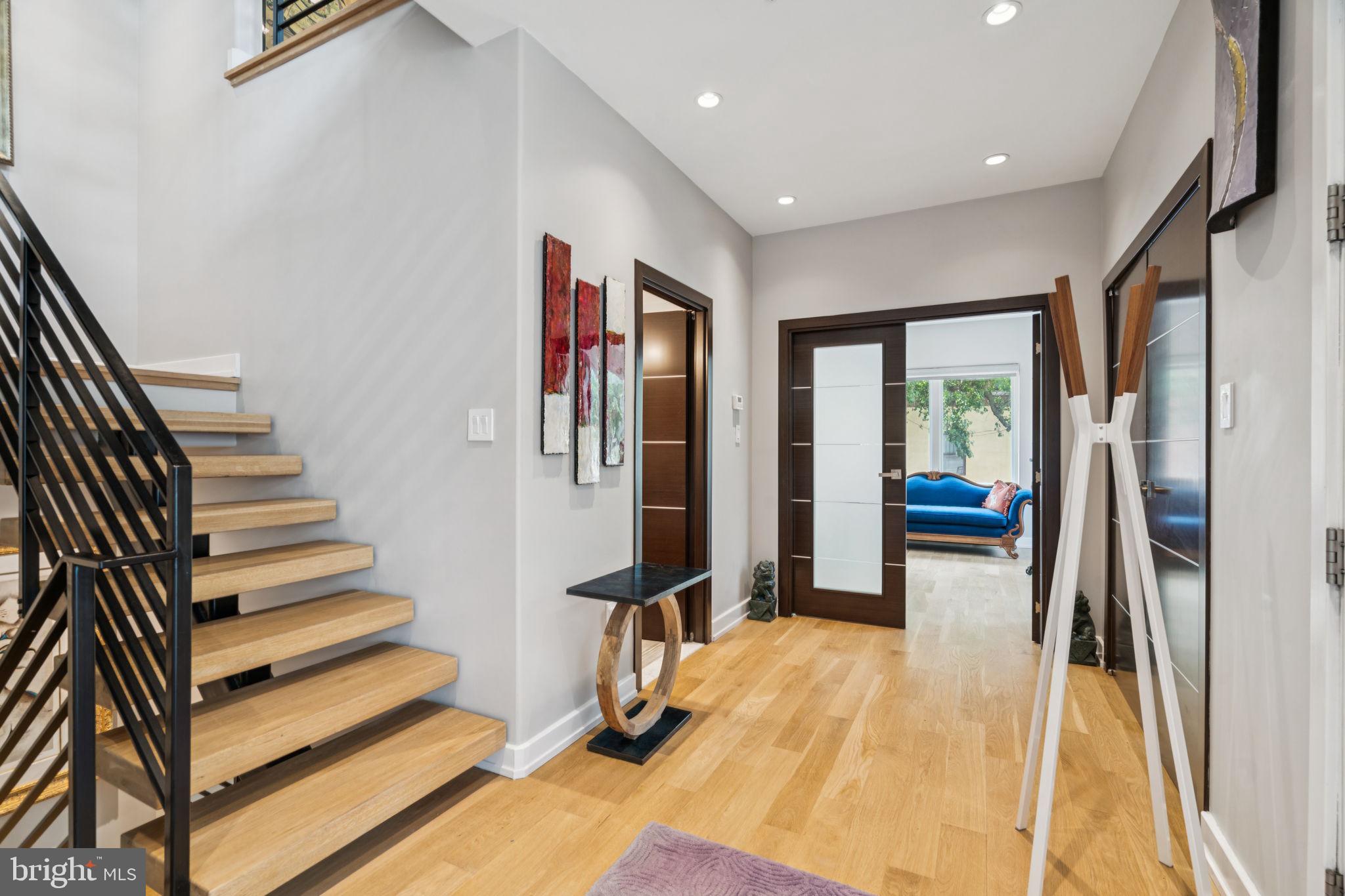 725 S 19TH STREET