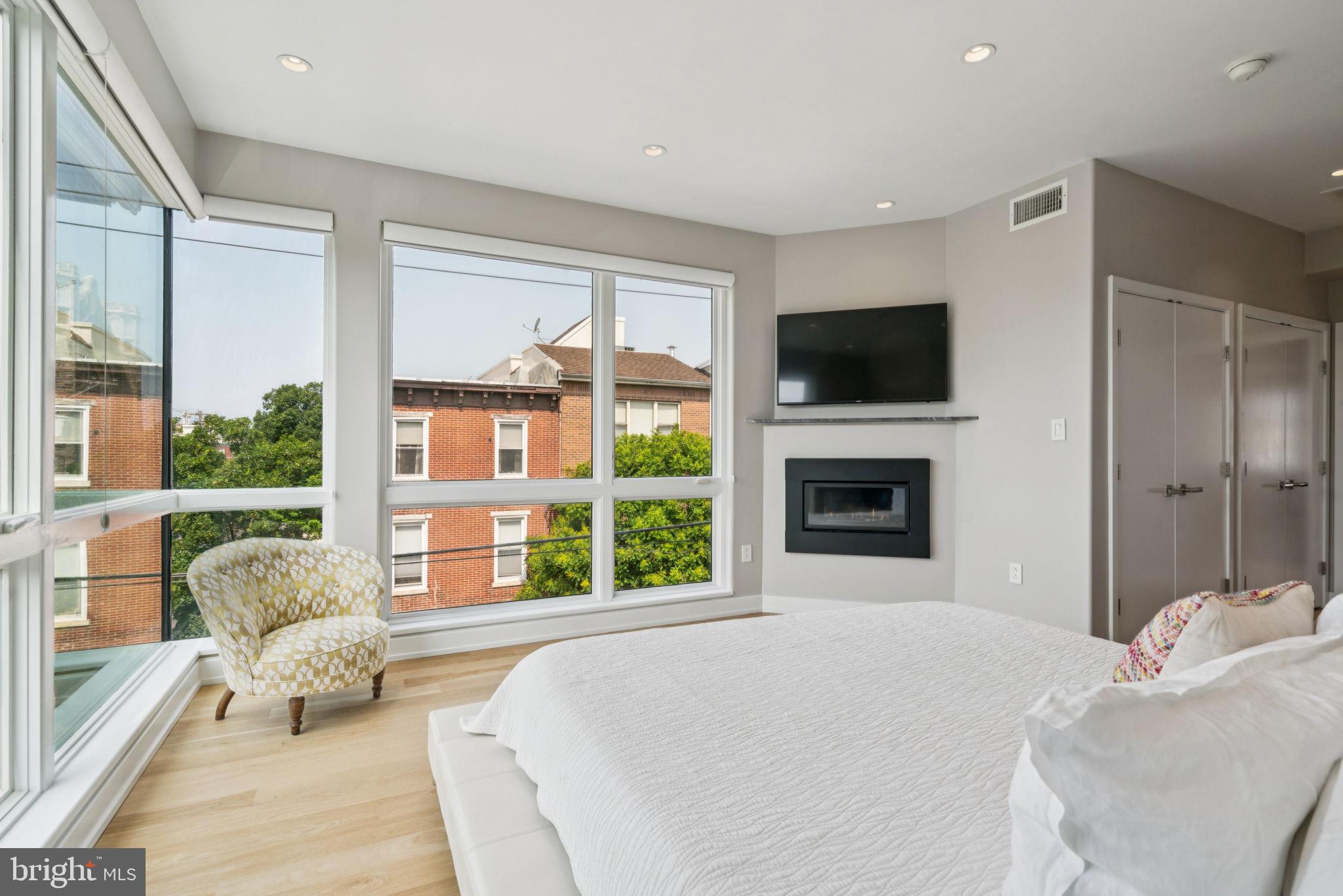 GRADUATE HOSPITAL - Residential