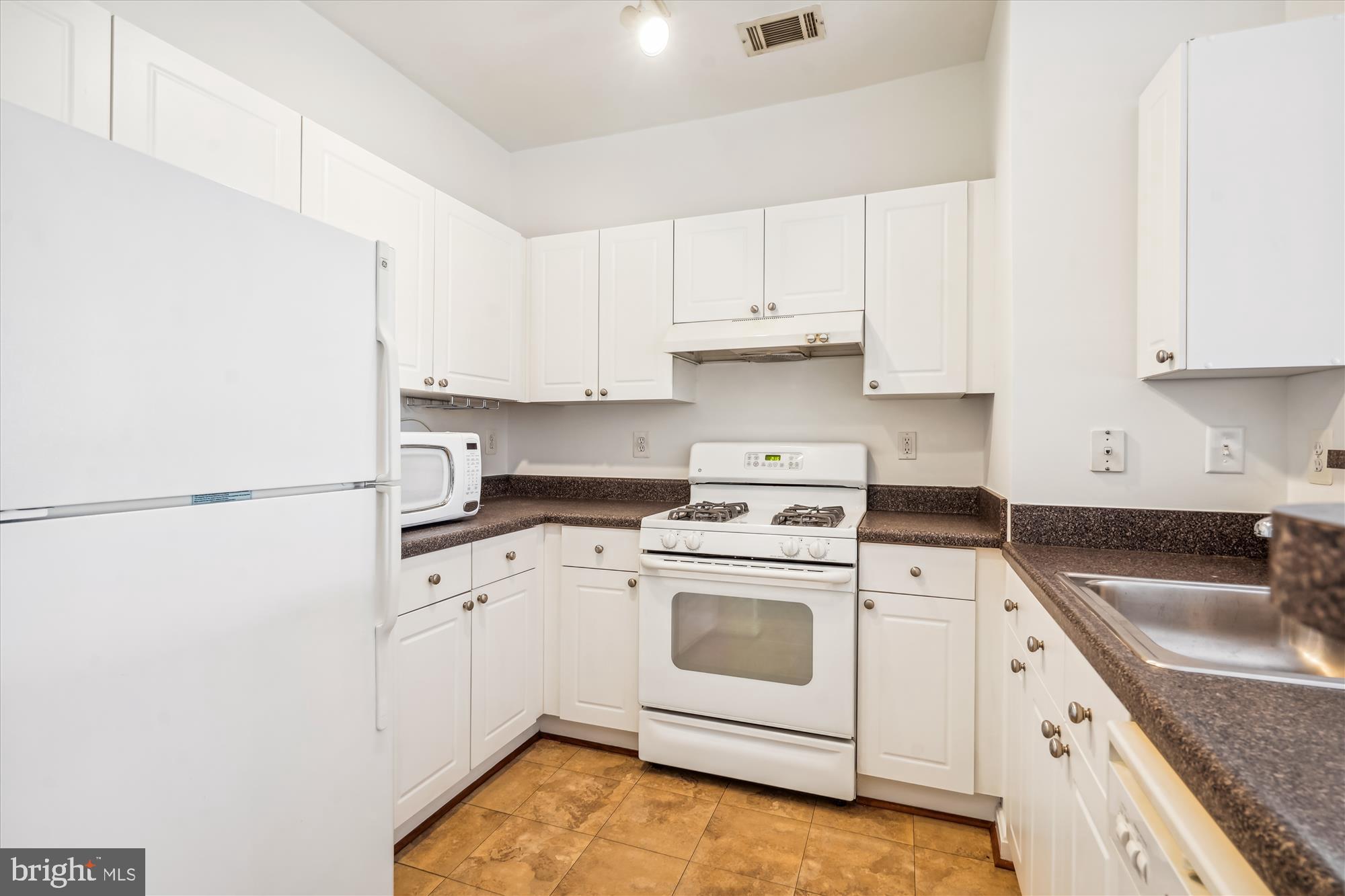 FAIRFAX RIDGE CONDOS - Residential Lease