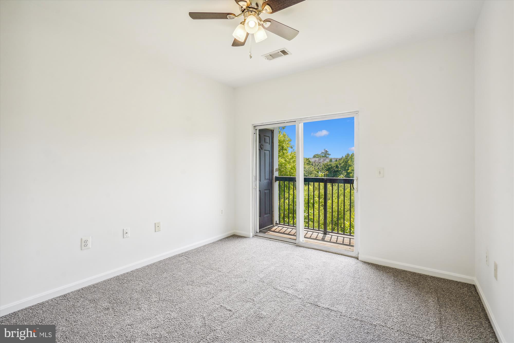 FAIRFAX RIDGE CONDOS - Residential Lease