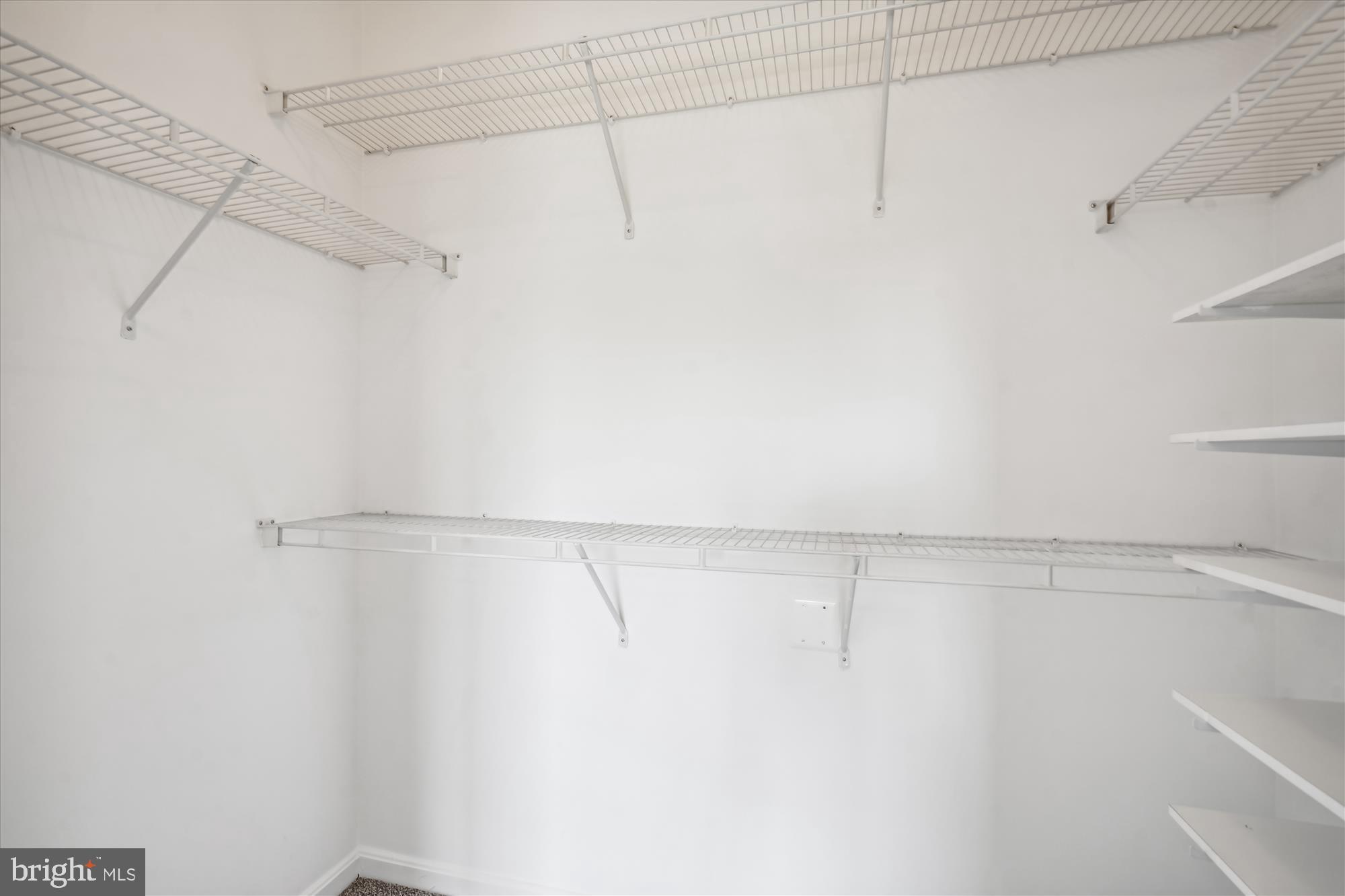 FAIRFAX RIDGE CONDOS - Residential Lease