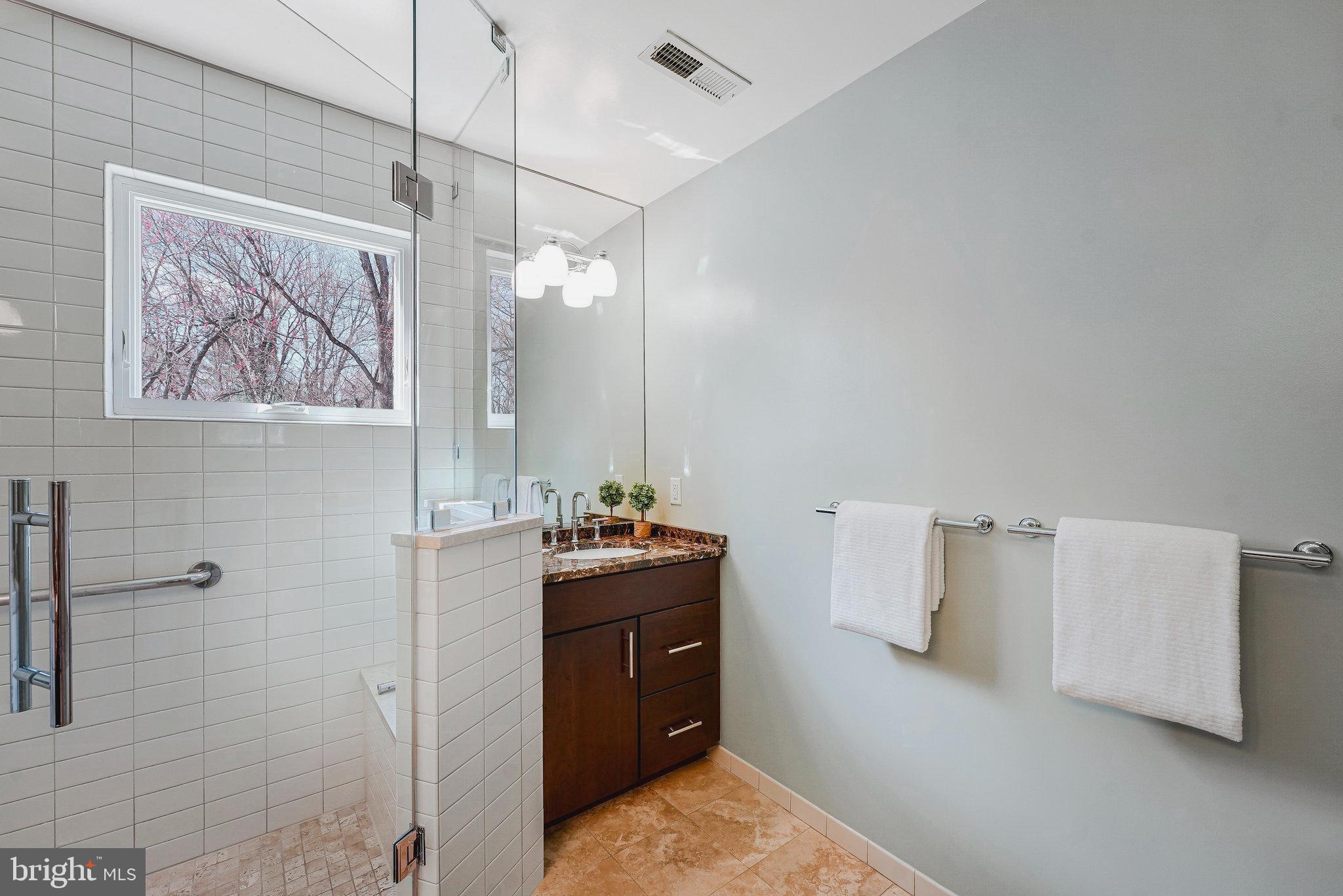 OAKTON GLEN - Residential