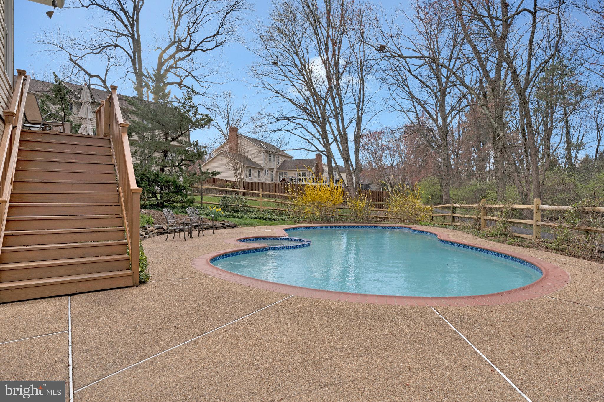 OAKTON GLEN - Residential