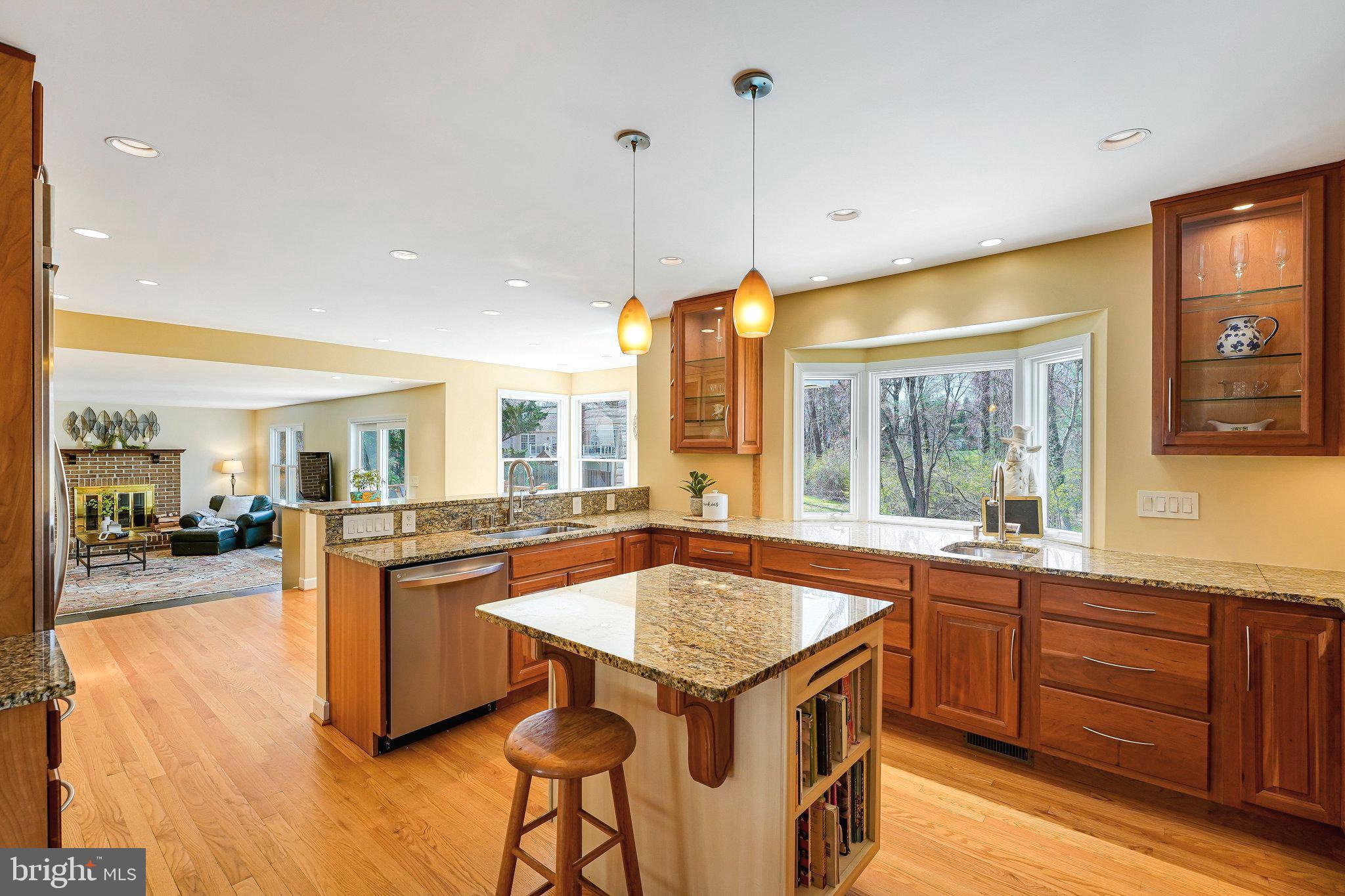 OAKTON GLEN - Residential