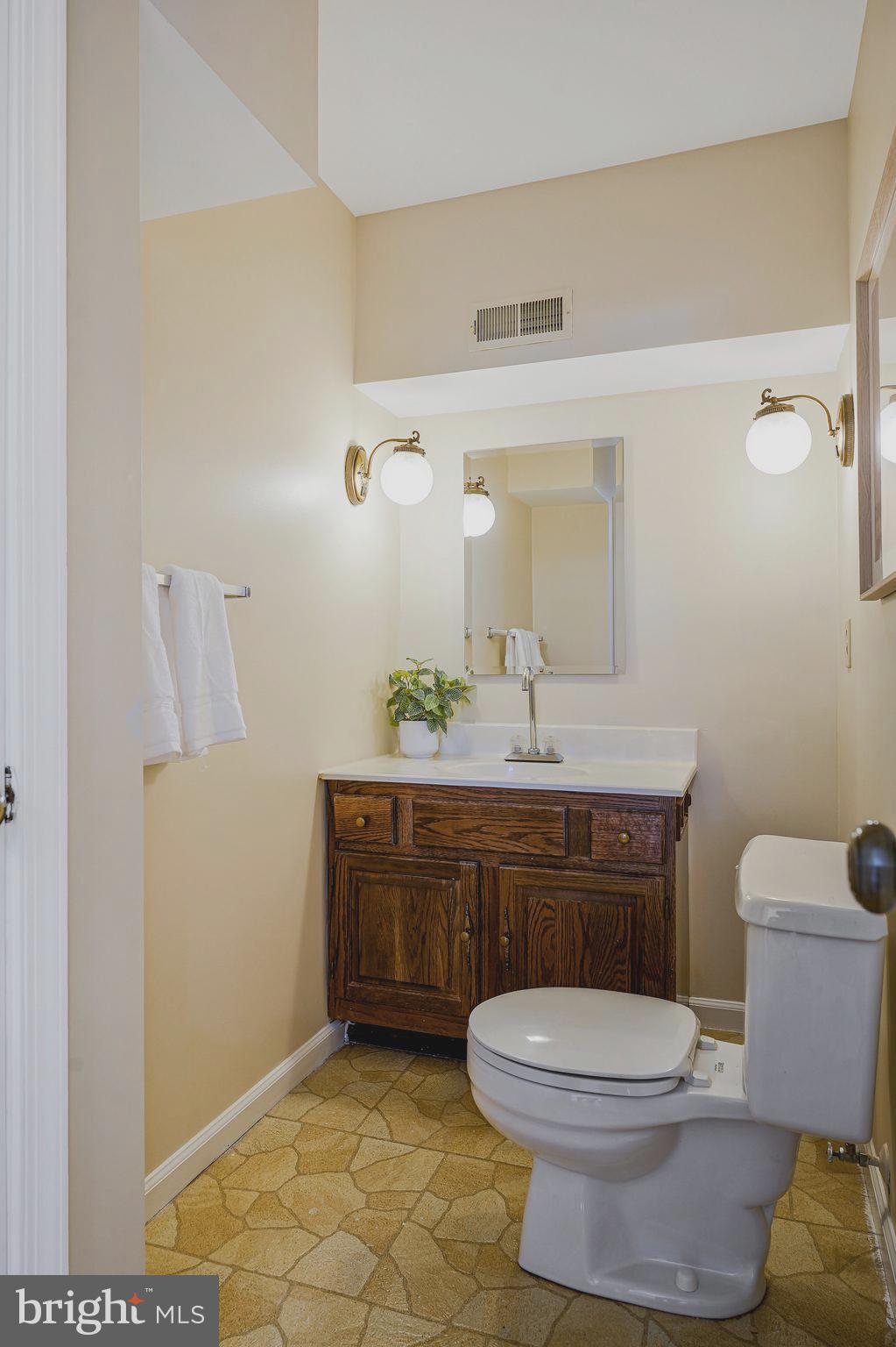 OAKTON GLEN - Residential