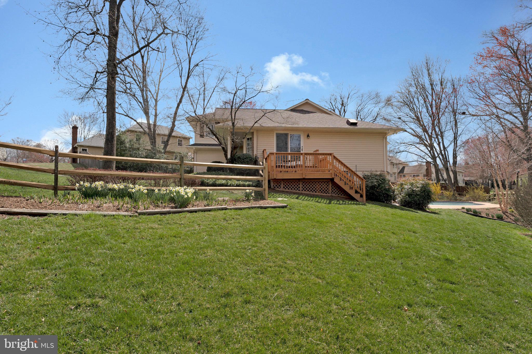 OAKTON GLEN - Residential