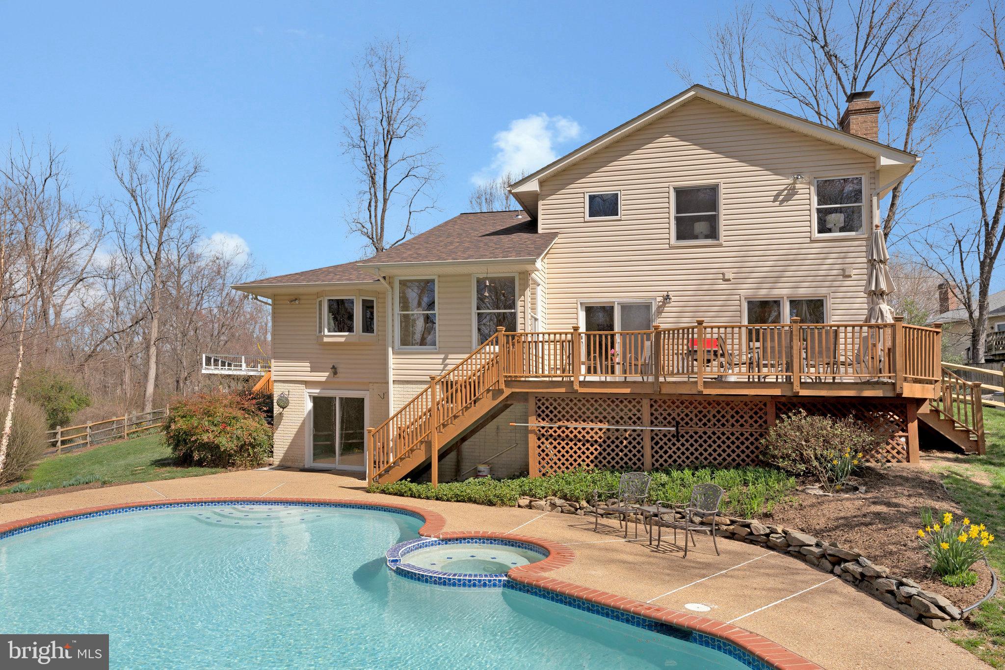 OAKTON GLEN - Residential