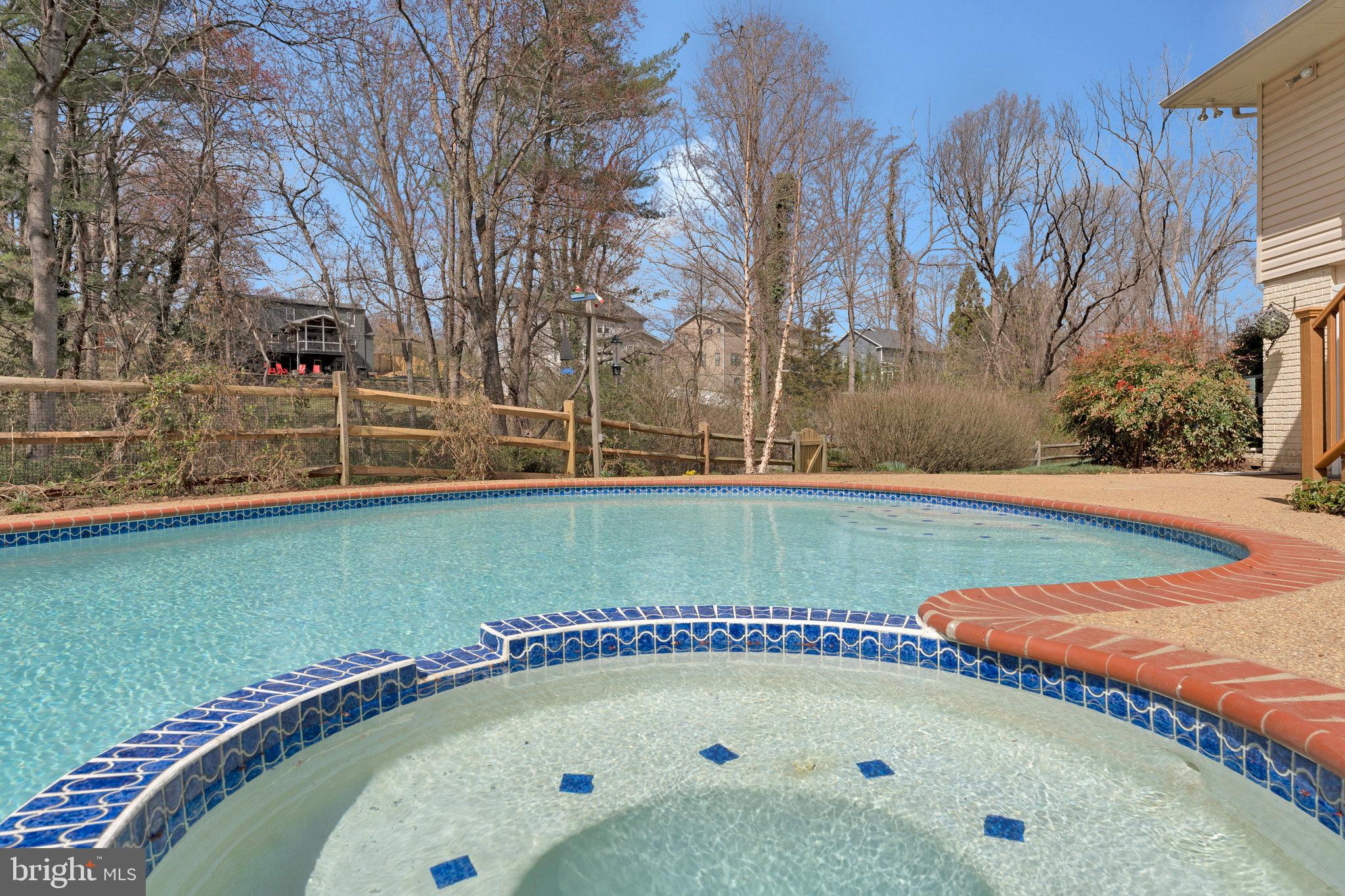 OAKTON GLEN - Residential