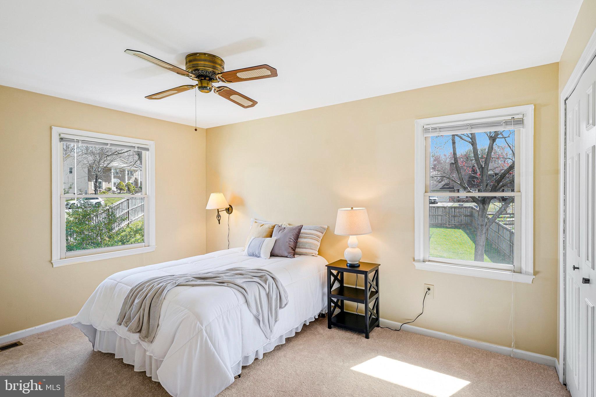 OAKTON GLEN - Residential