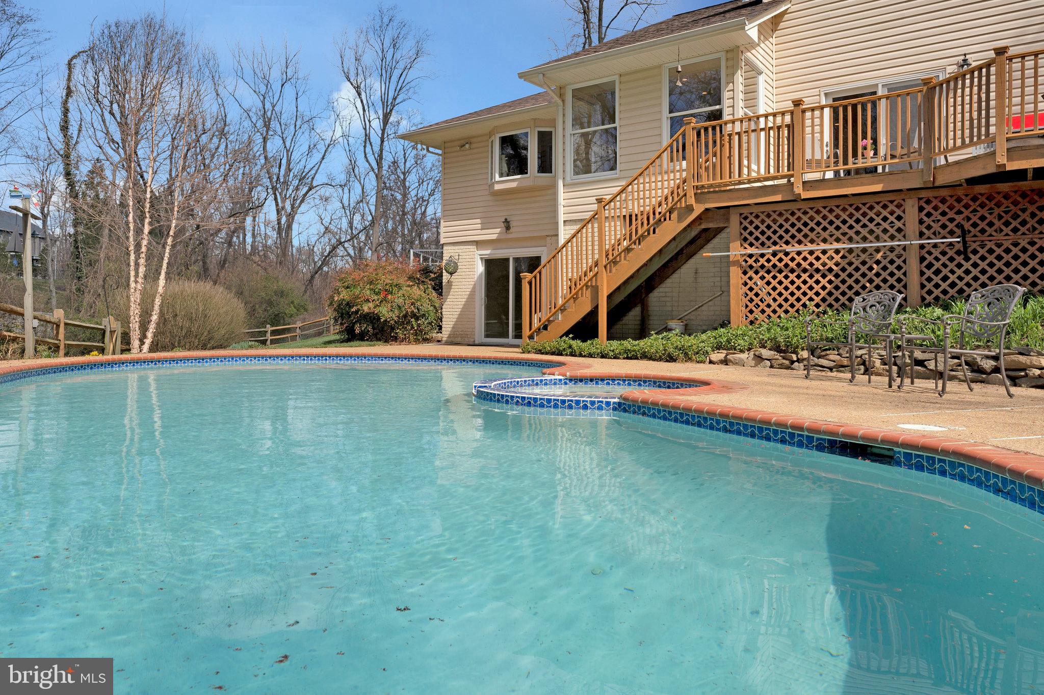 OAKTON GLEN - Residential