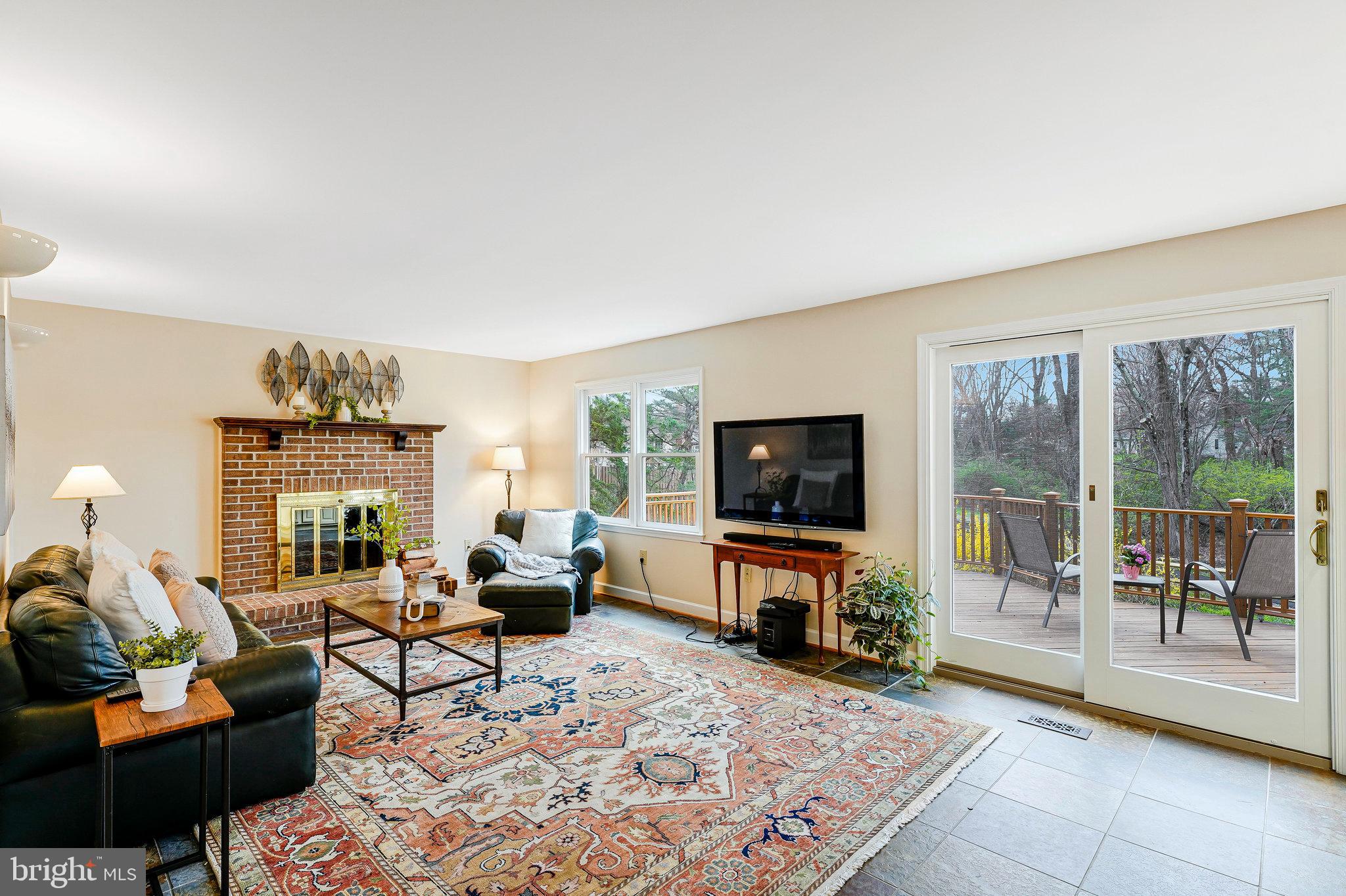 OAKTON GLEN - Residential