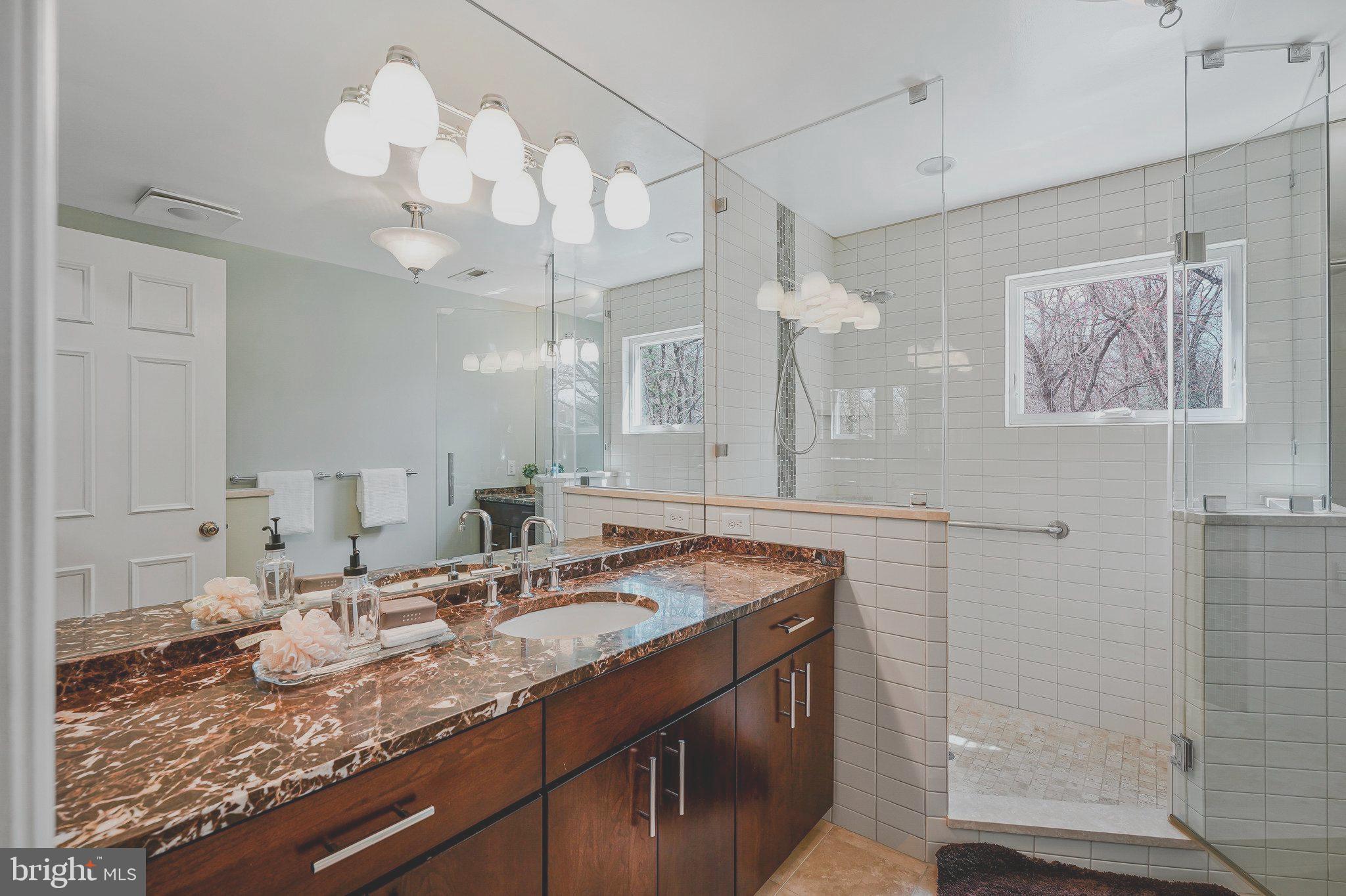 OAKTON GLEN - Residential