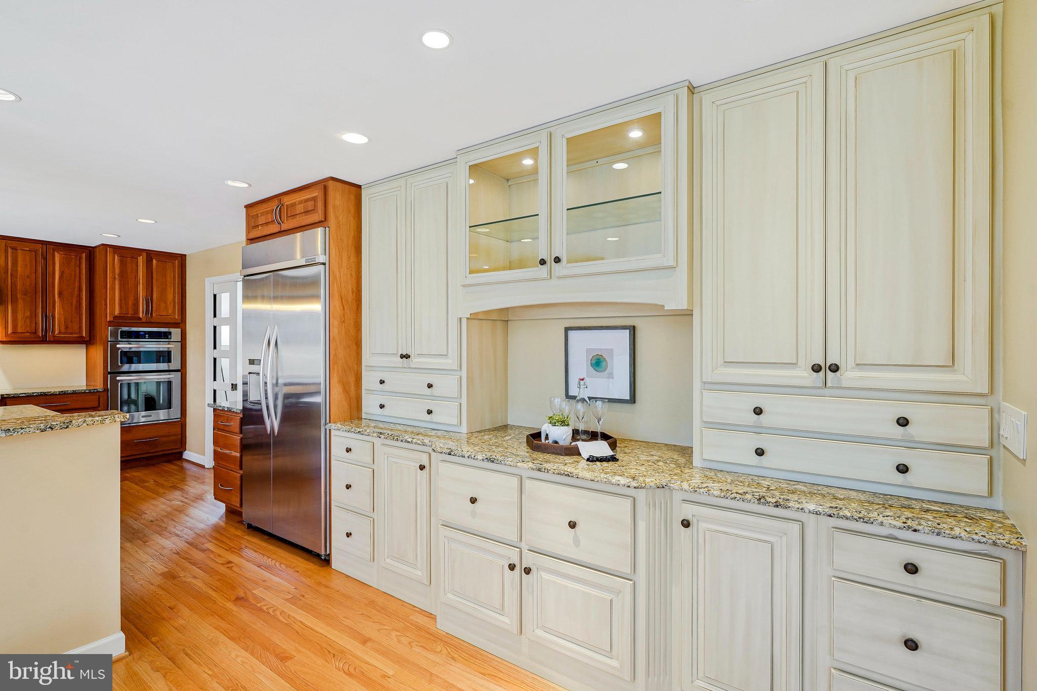 OAKTON GLEN - Residential