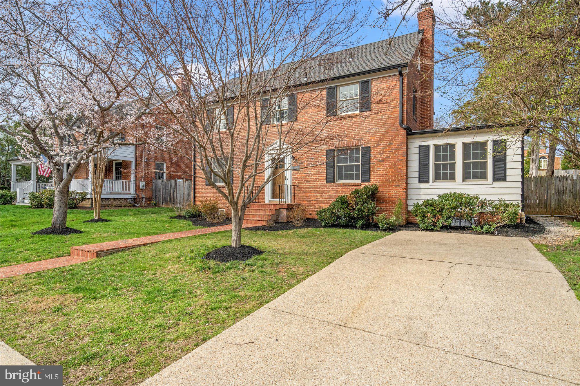 PINEHURST VILLAGE - Residential