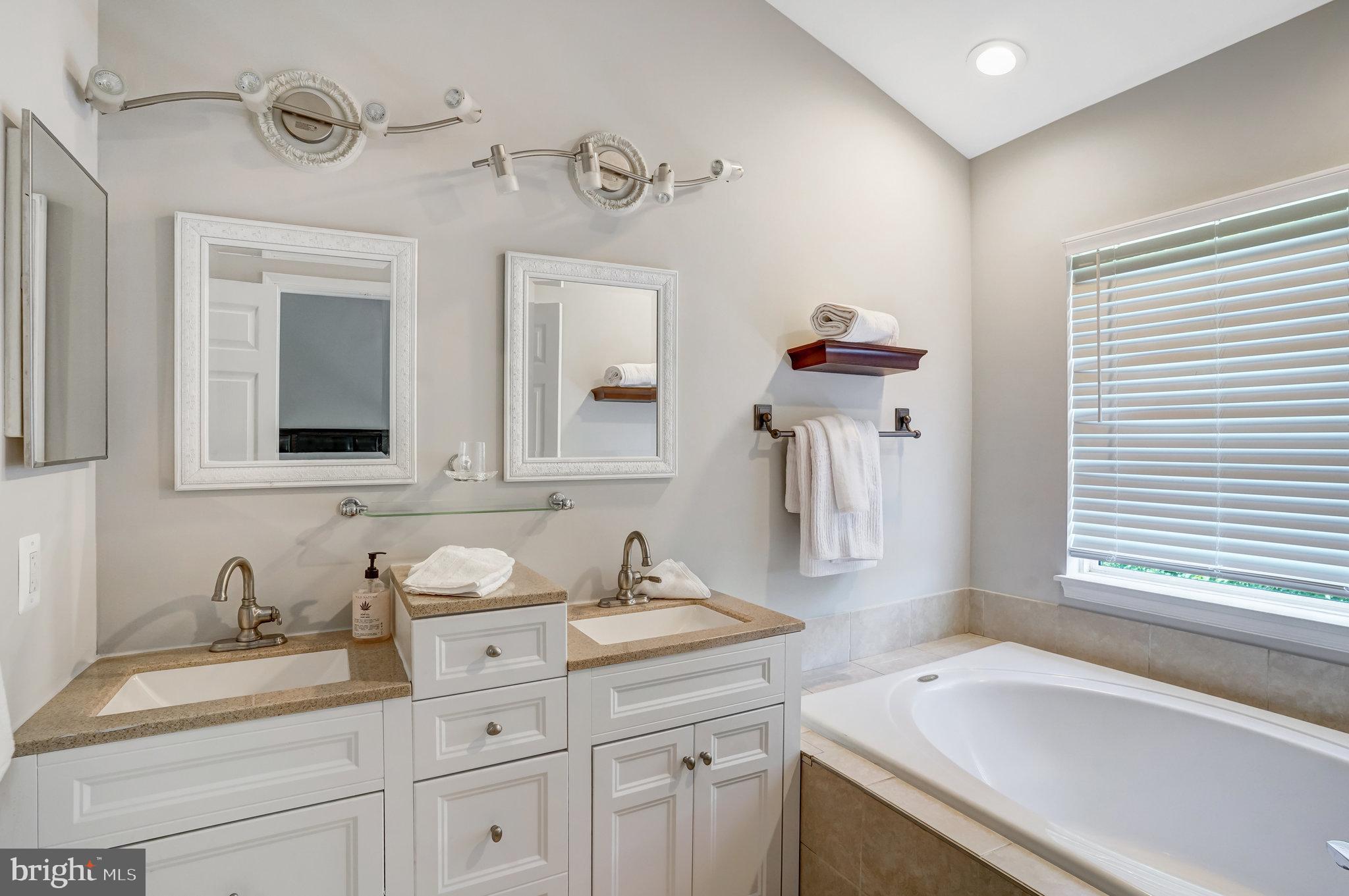 GREENS AT FAIR LAKES - Residential