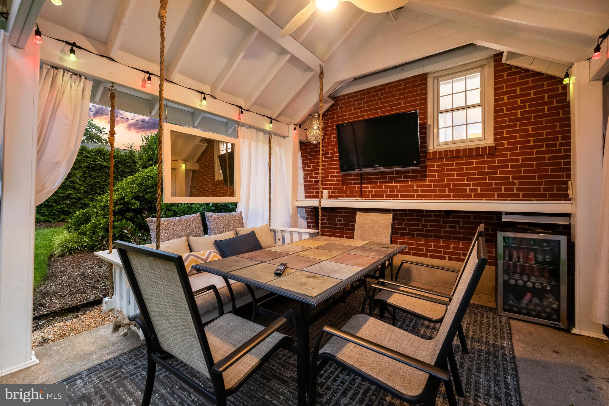 NORTHAMPTON - Residential