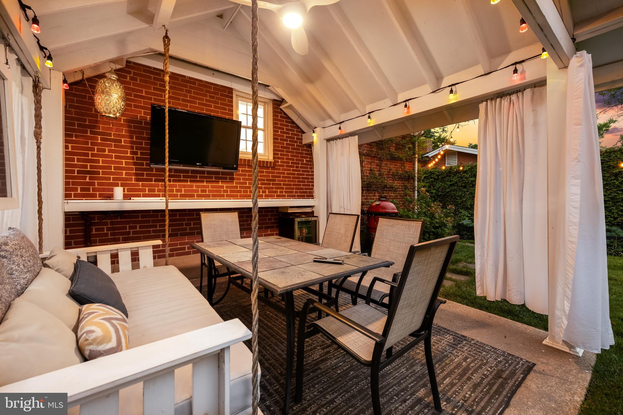 NORTHAMPTON - Residential