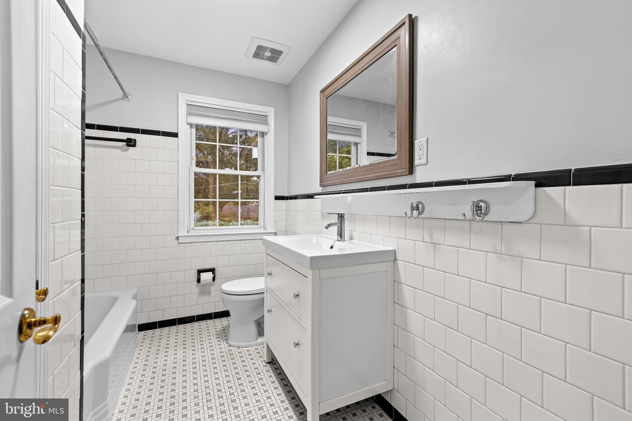 NORTHAMPTON - Residential