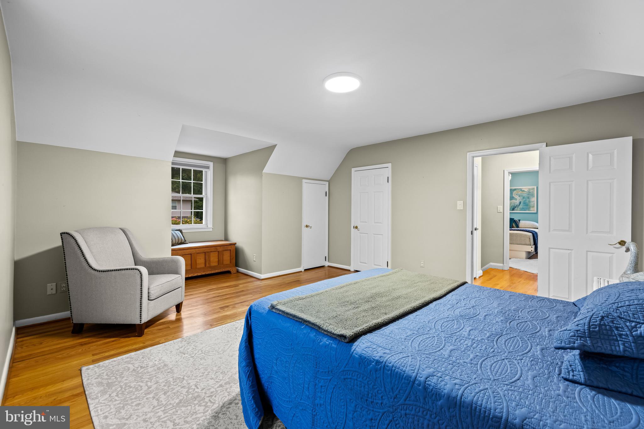 NORTHAMPTON - Residential