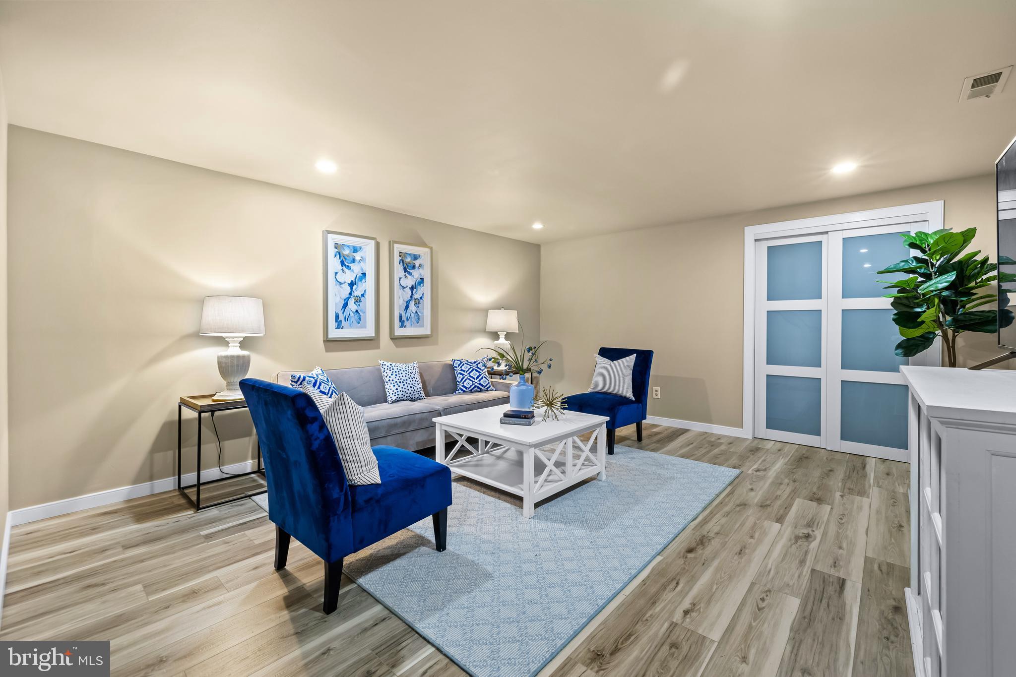 NORTHAMPTON - Residential