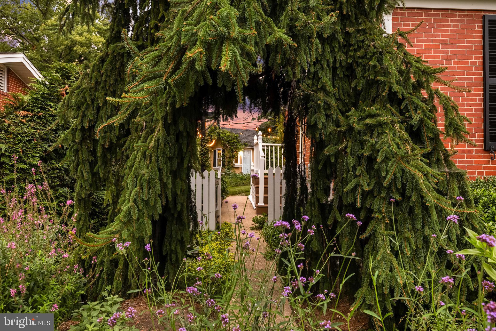 NORTHAMPTON - Residential