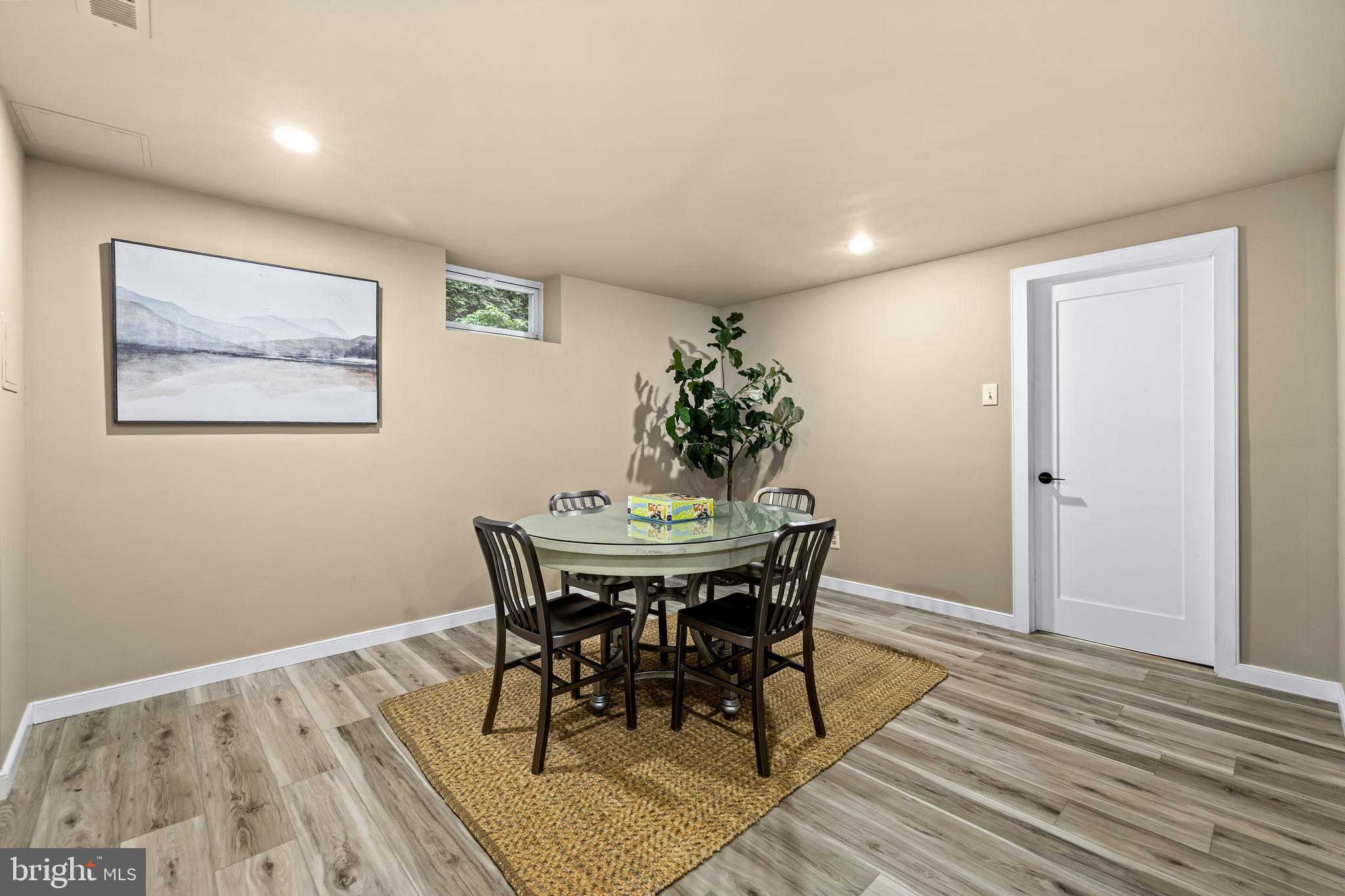 NORTHAMPTON - Residential