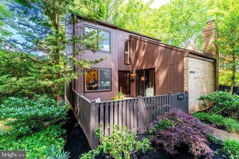 10909 KNIGHTS BRIDGE COURT RESTON VA 20190