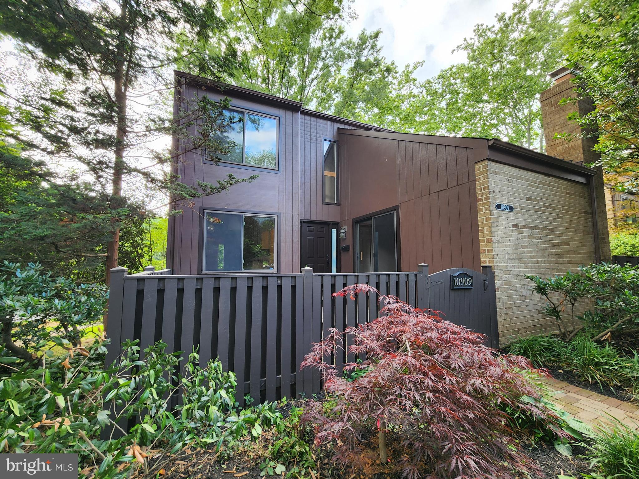 10909 KNIGHTS BRIDGE COURT