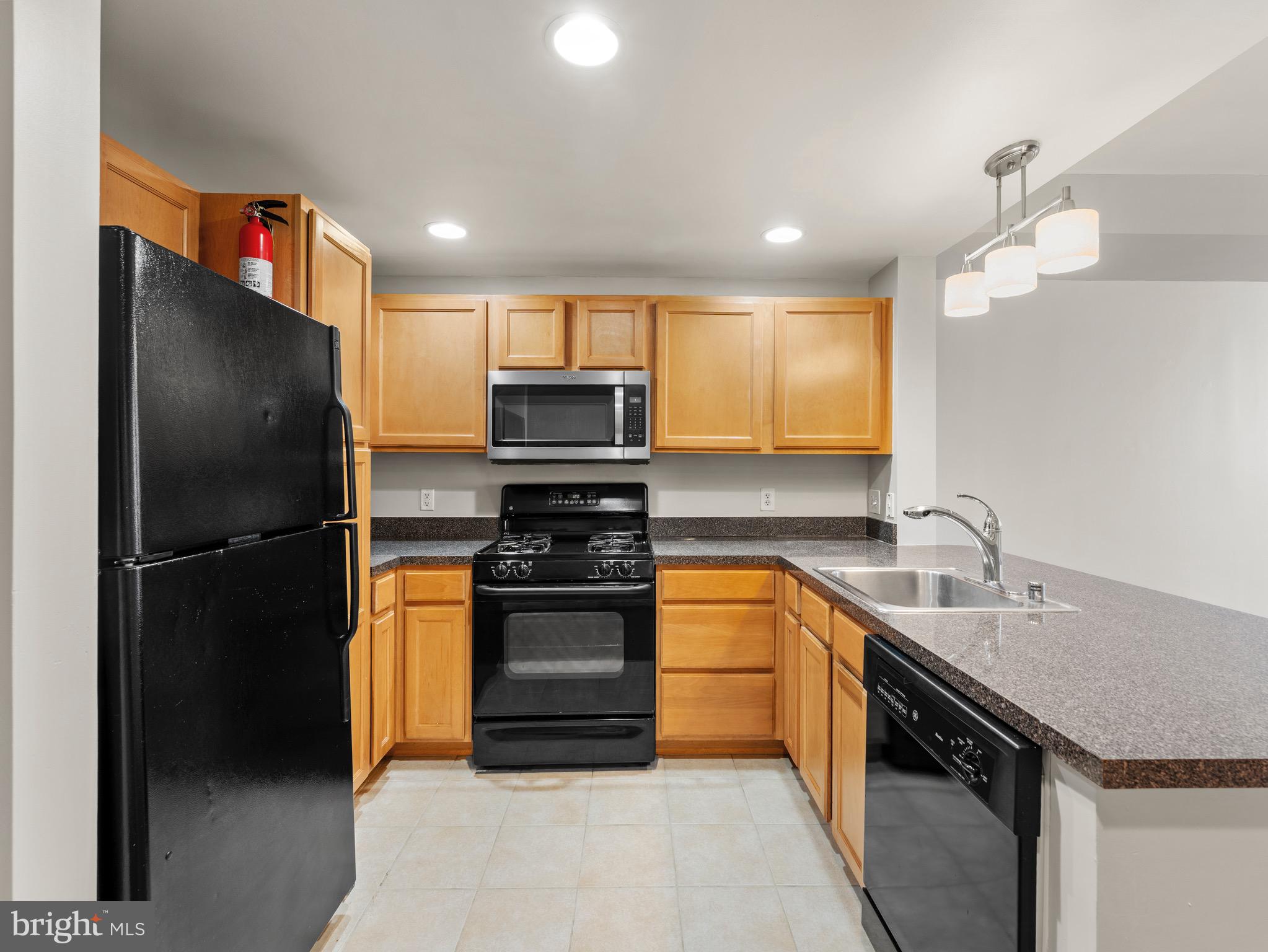 350 G STREET SW N310