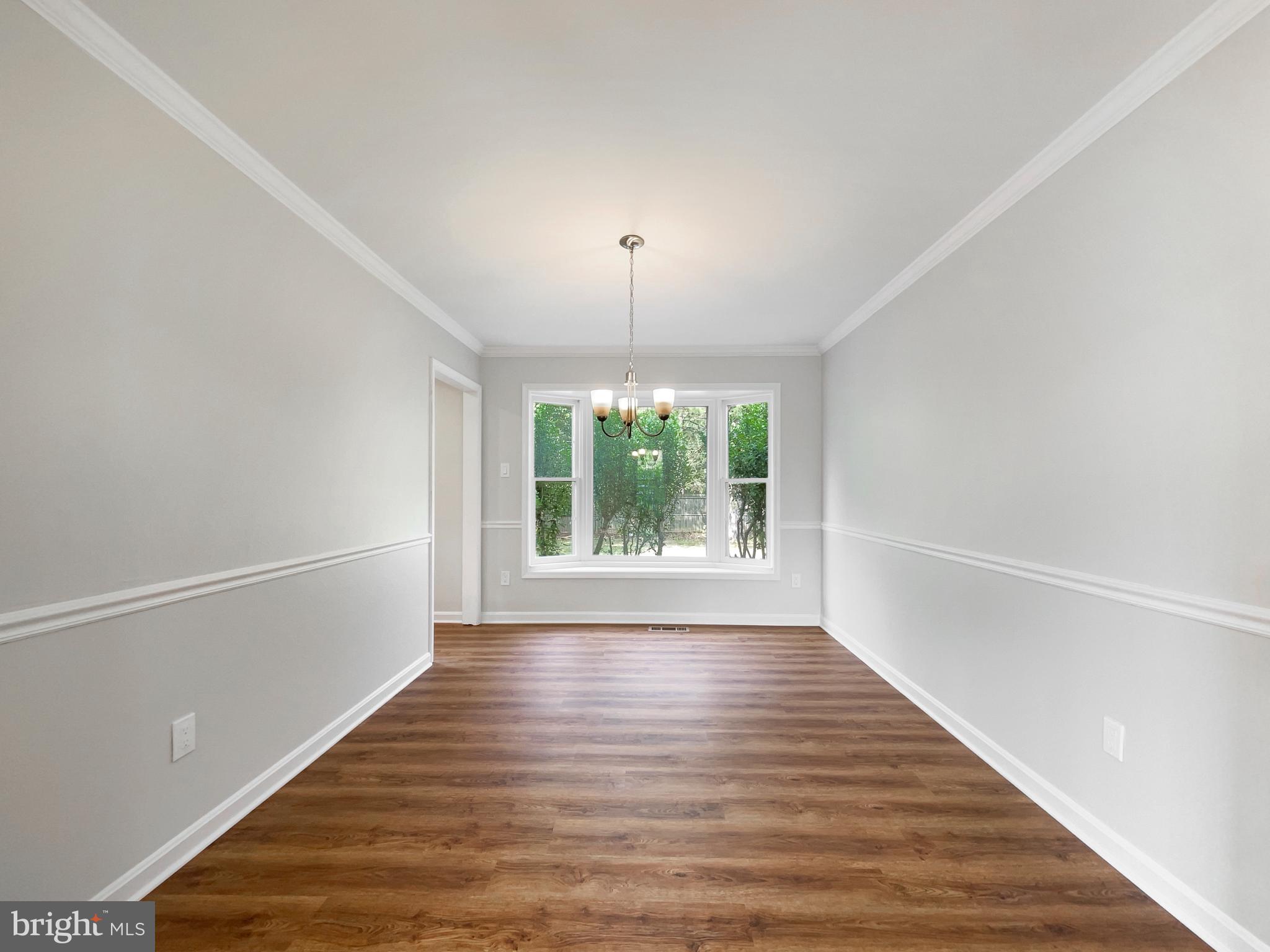 COUNTRY CLUB MANOR - Residential