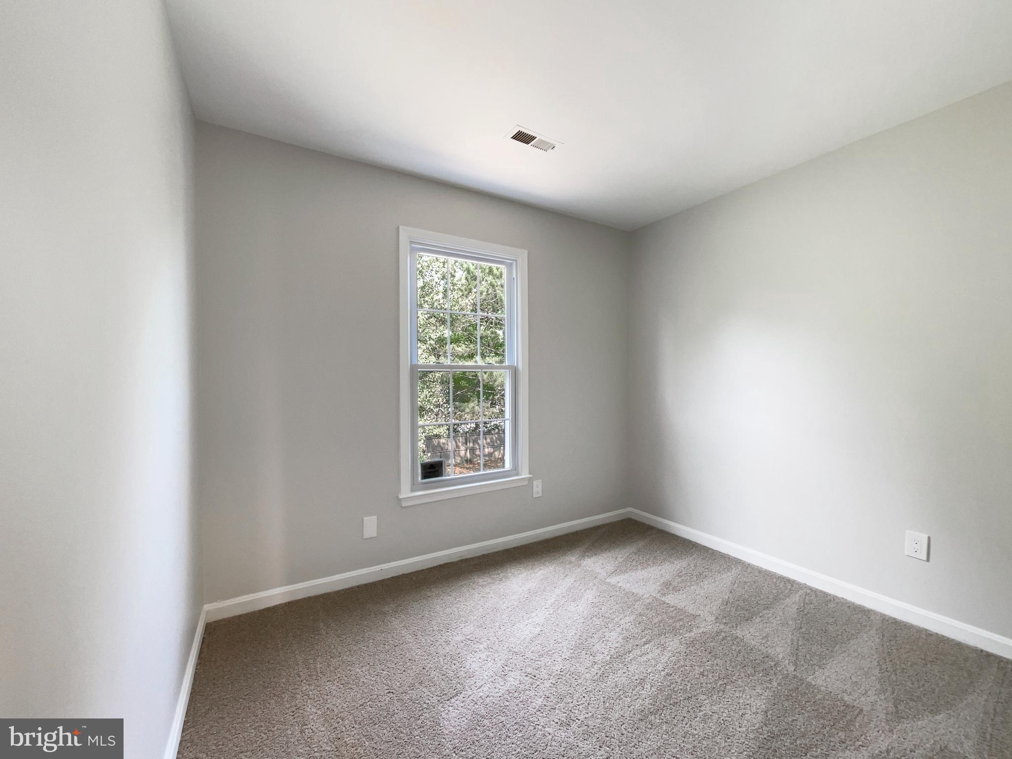 COUNTRY CLUB MANOR - Residential