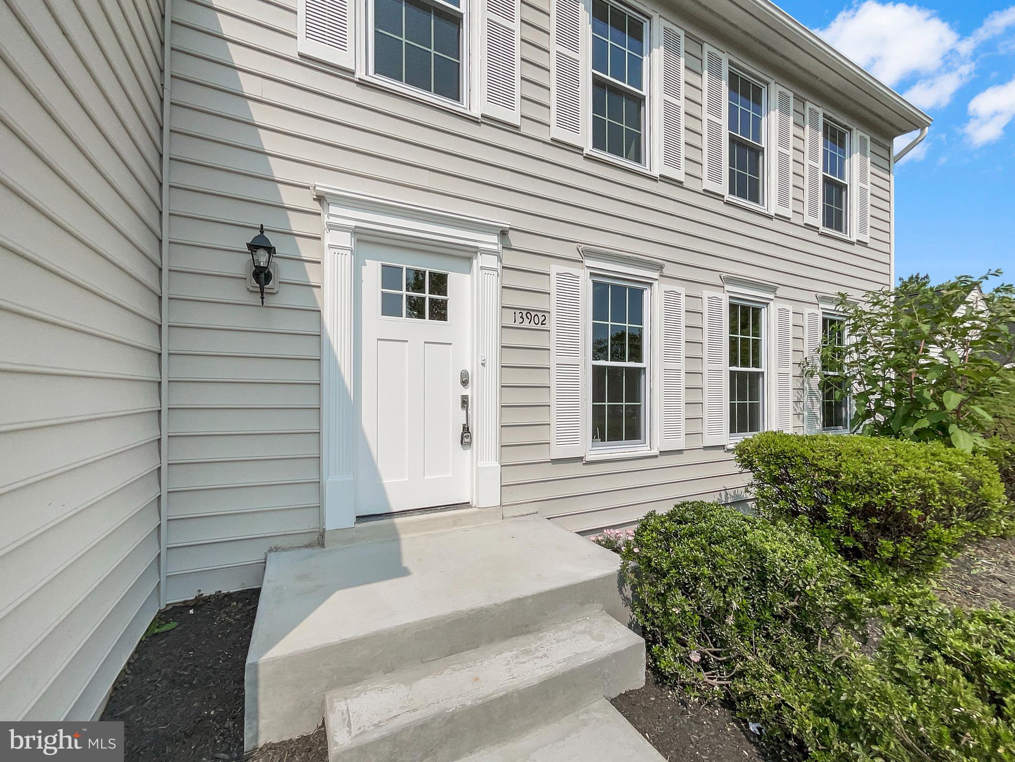 COUNTRY CLUB MANOR - Residential