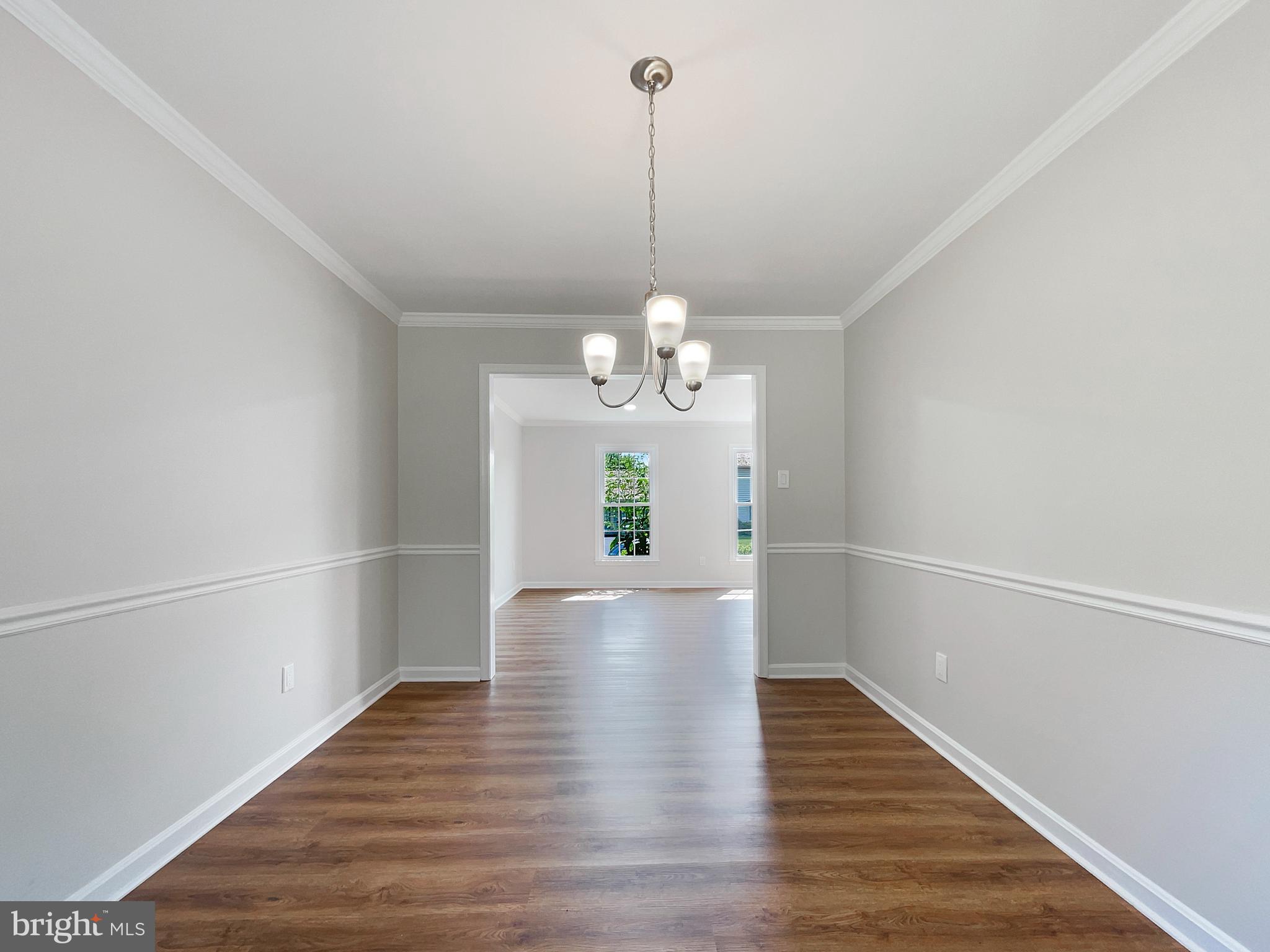 COUNTRY CLUB MANOR - Residential