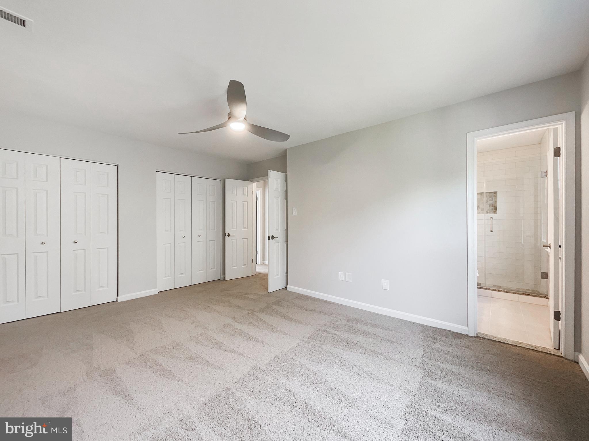 COUNTRY CLUB MANOR - Residential