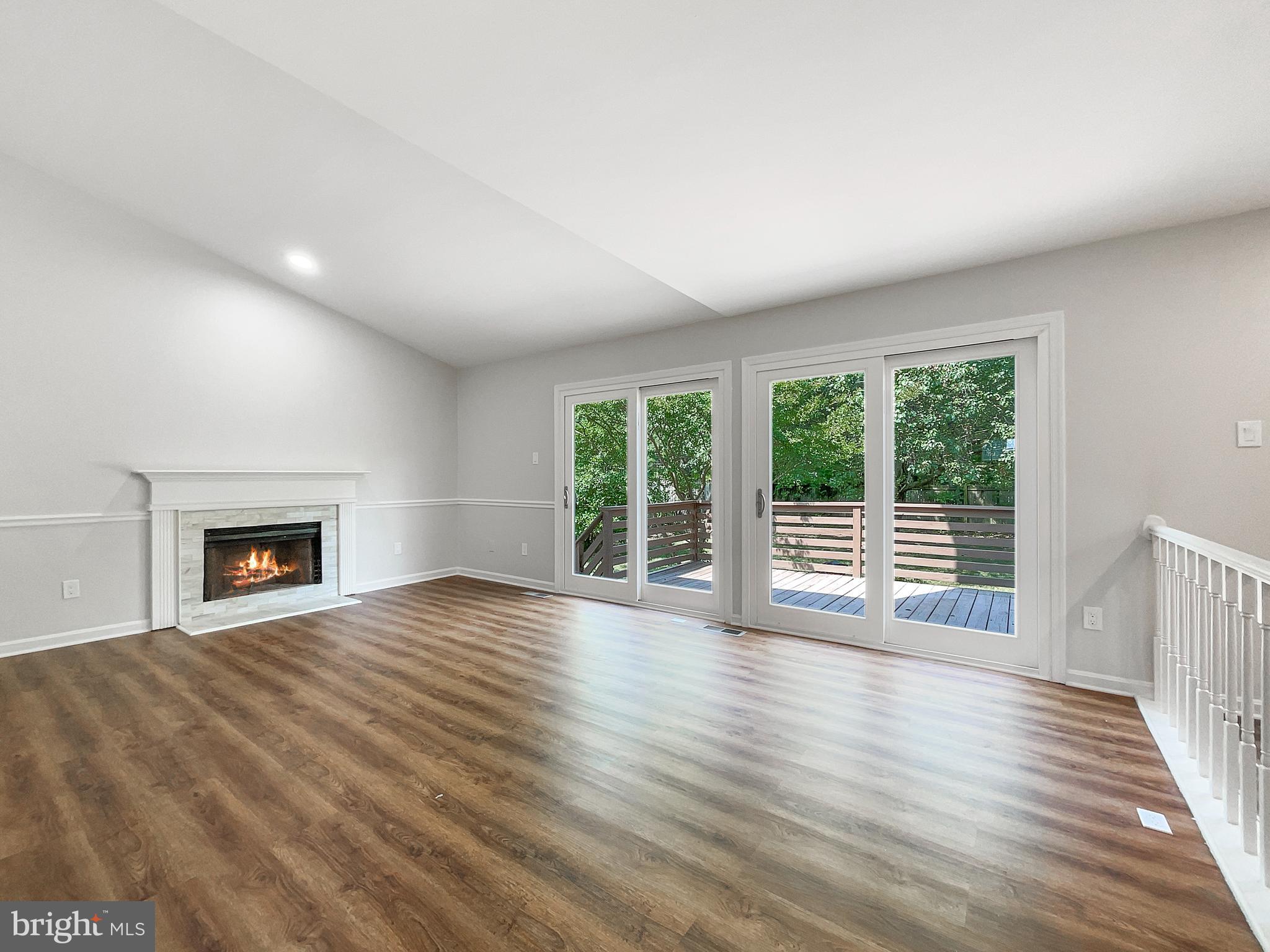 COUNTRY CLUB MANOR - Residential