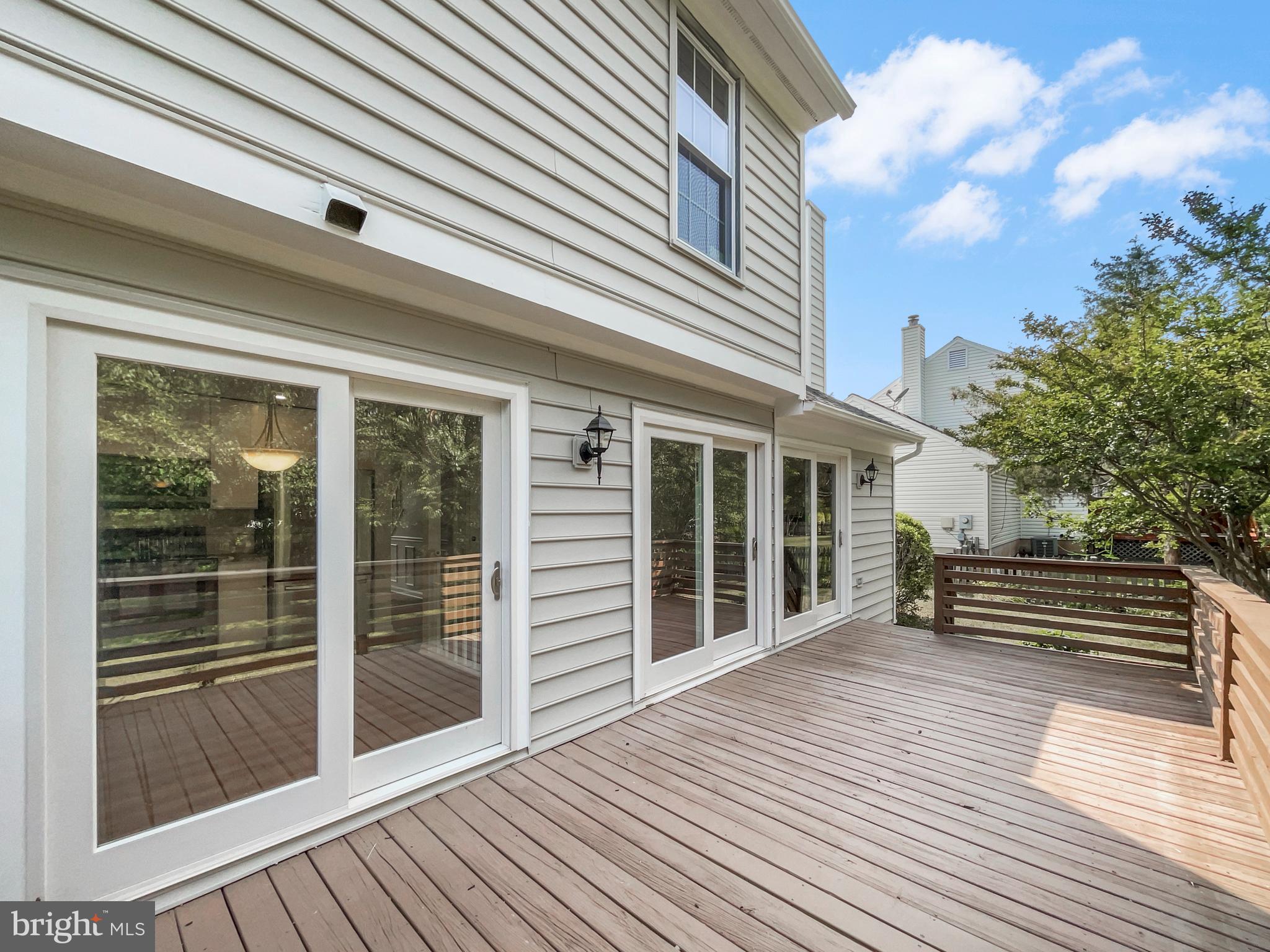 COUNTRY CLUB MANOR - Residential