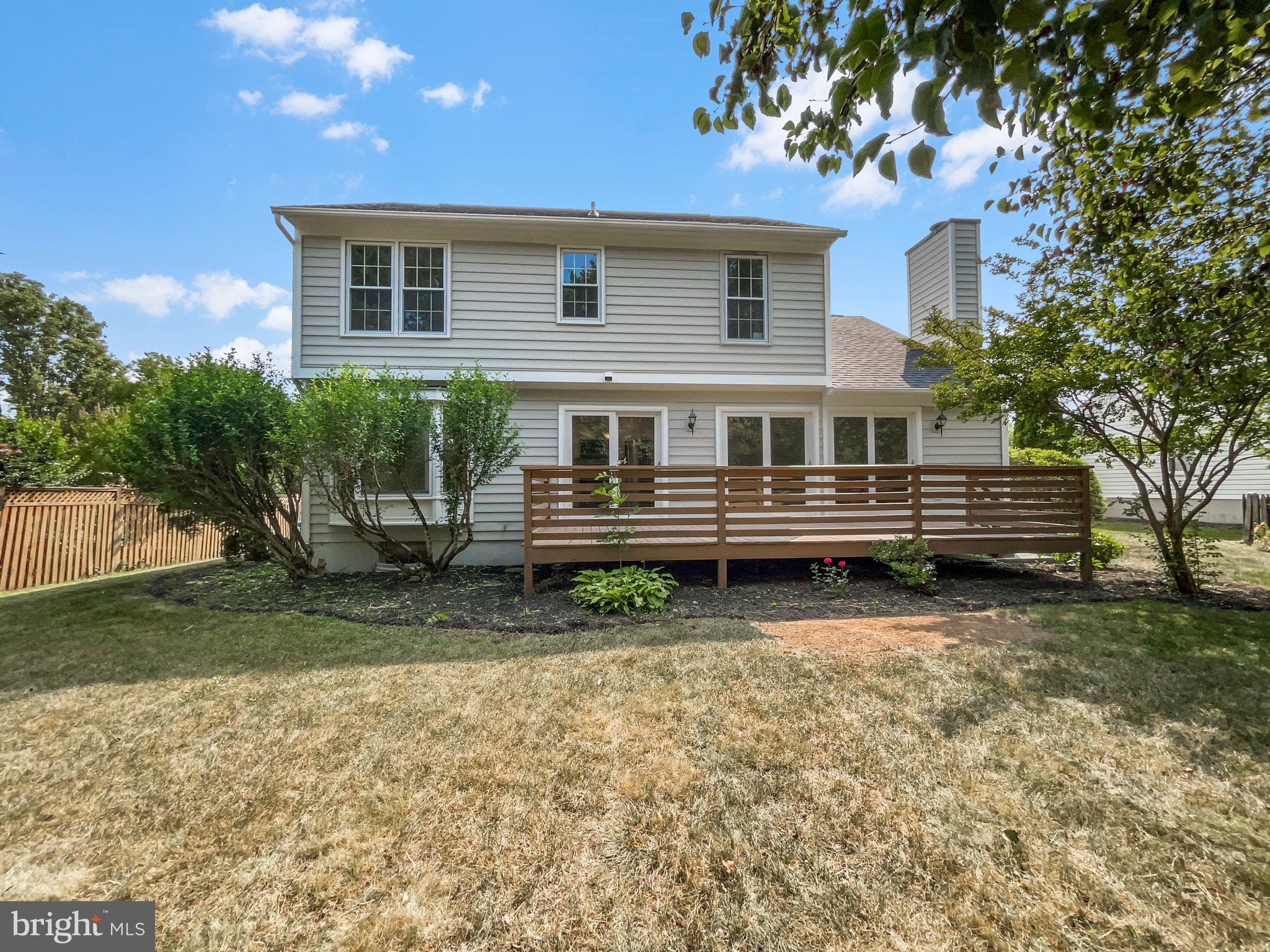 COUNTRY CLUB MANOR - Residential