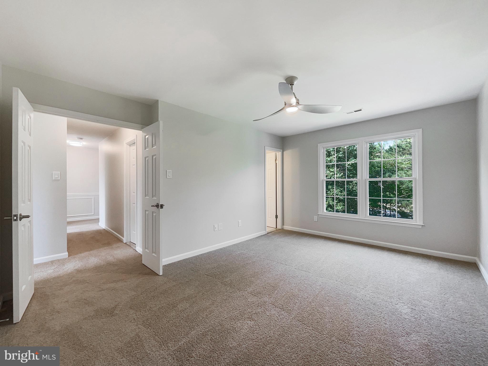 COUNTRY CLUB MANOR - Residential