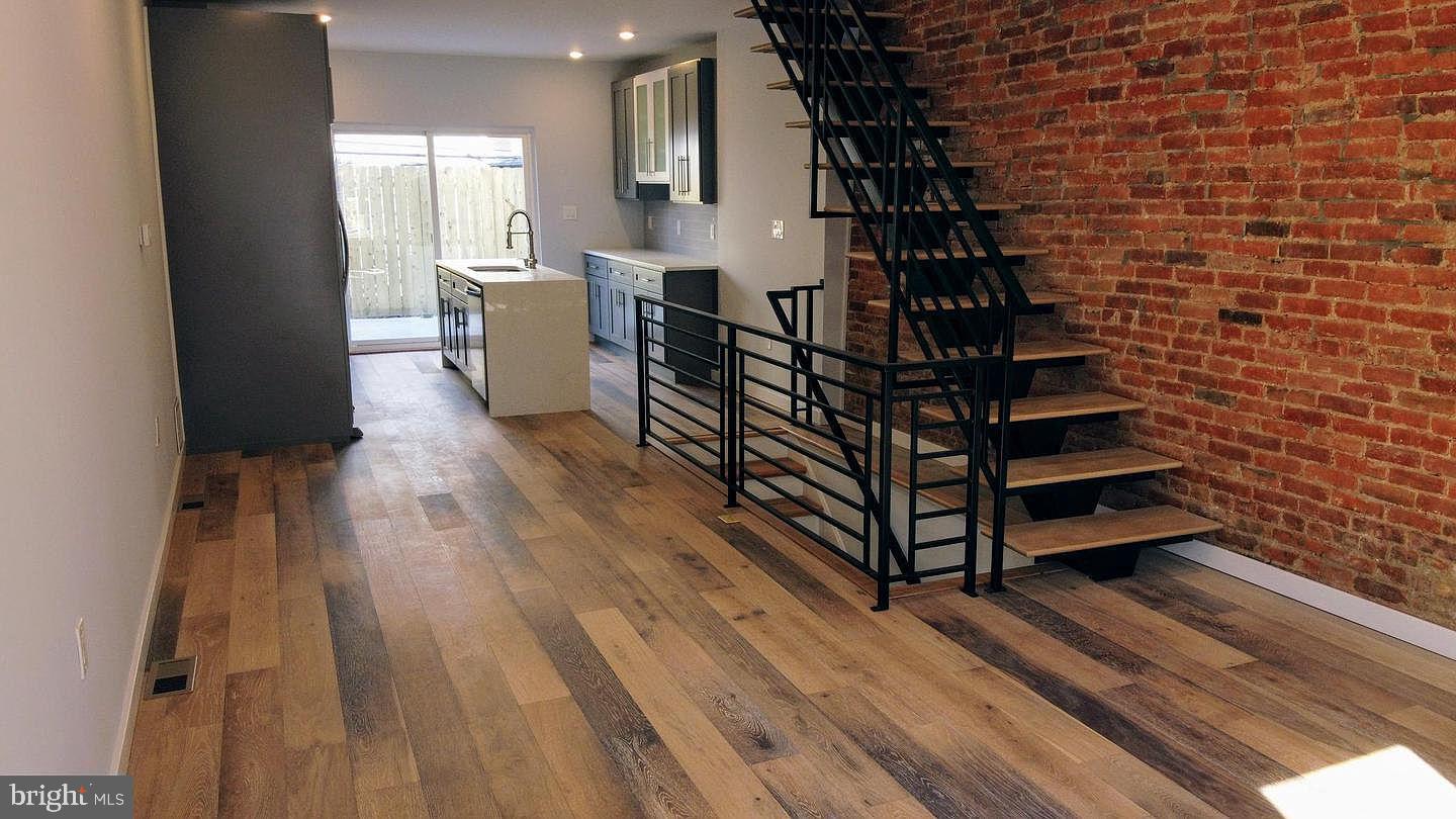 POINT BREEZE - Residential Lease