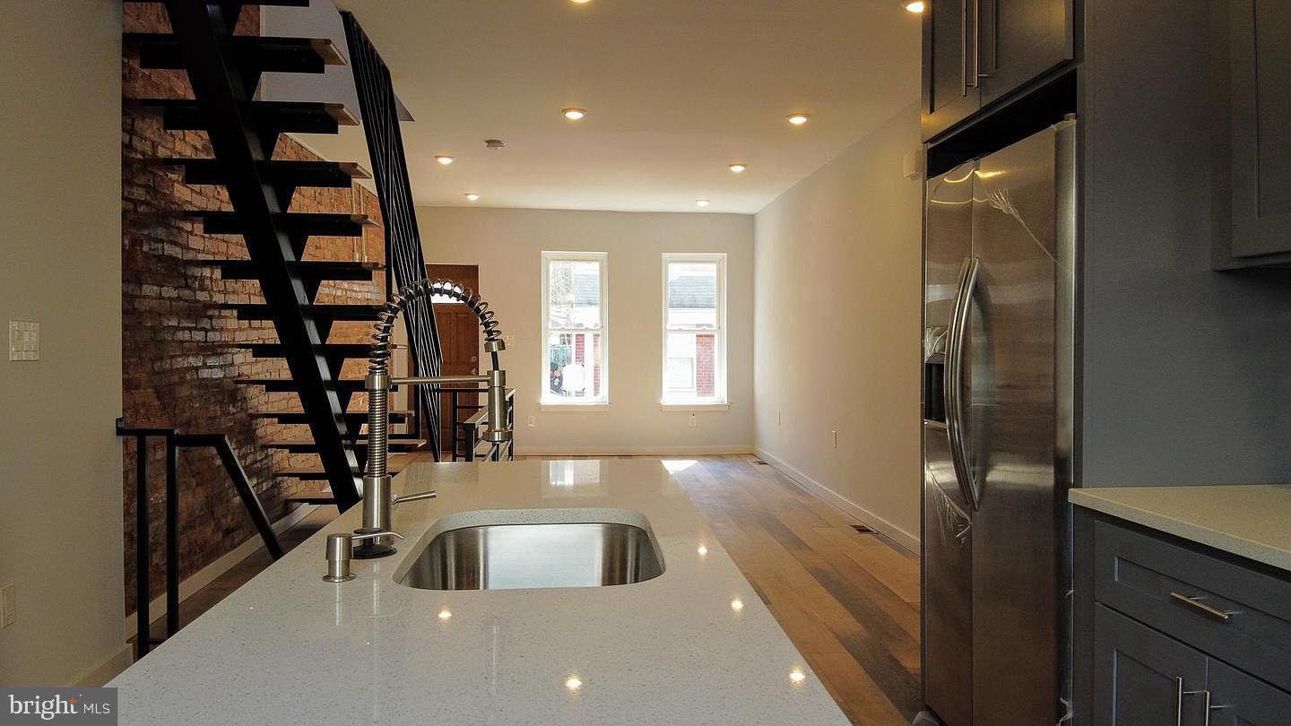 POINT BREEZE - Residential Lease