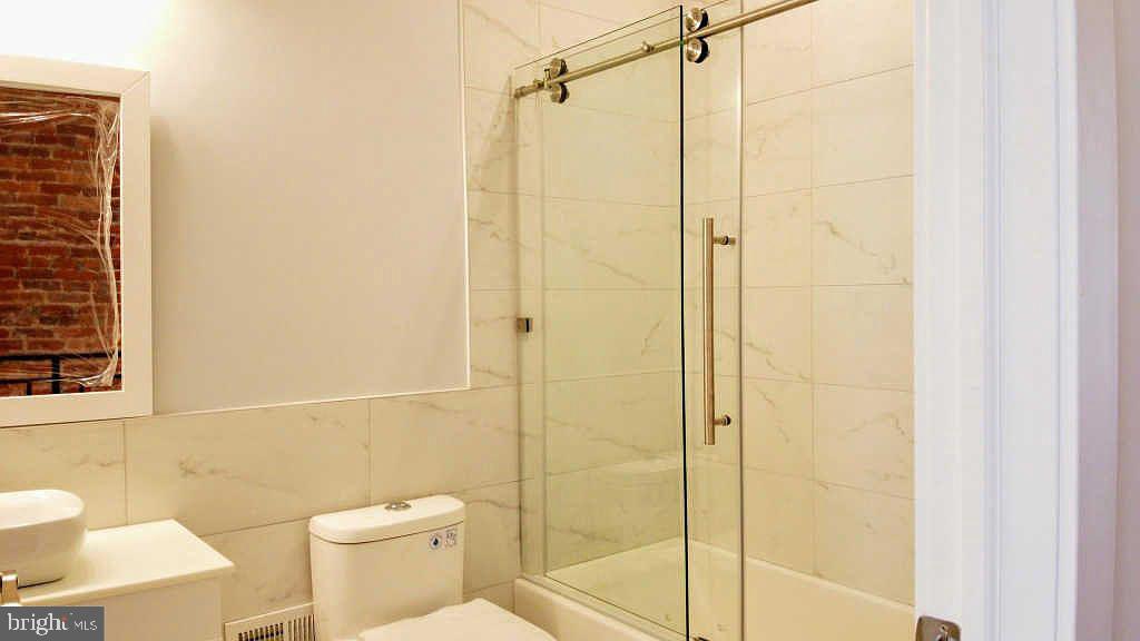 POINT BREEZE - Residential Lease