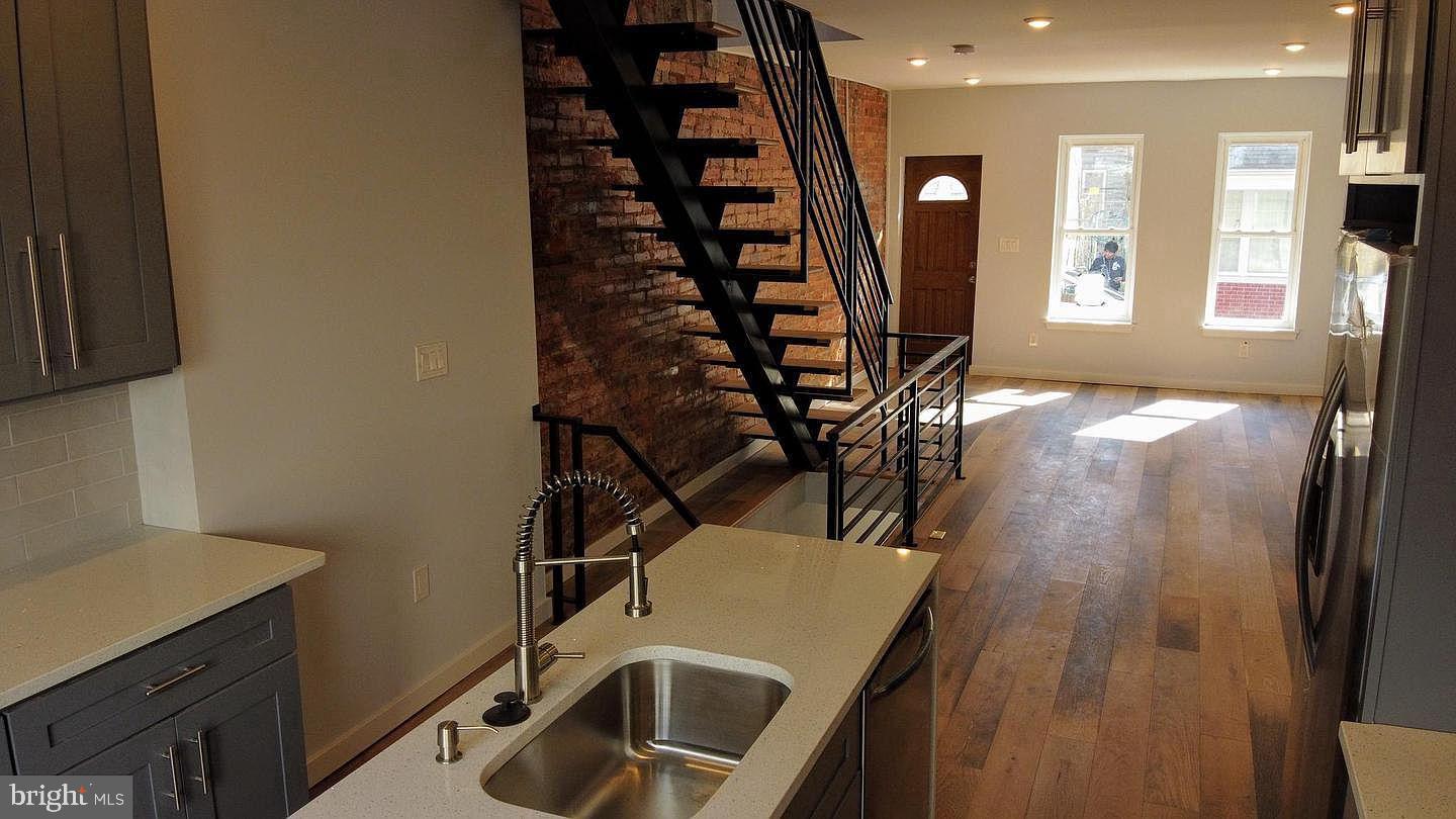 POINT BREEZE - Residential Lease