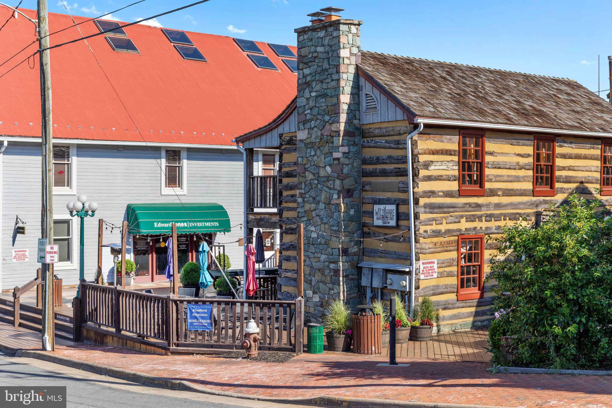 WHITE OAKS FARM - Residential