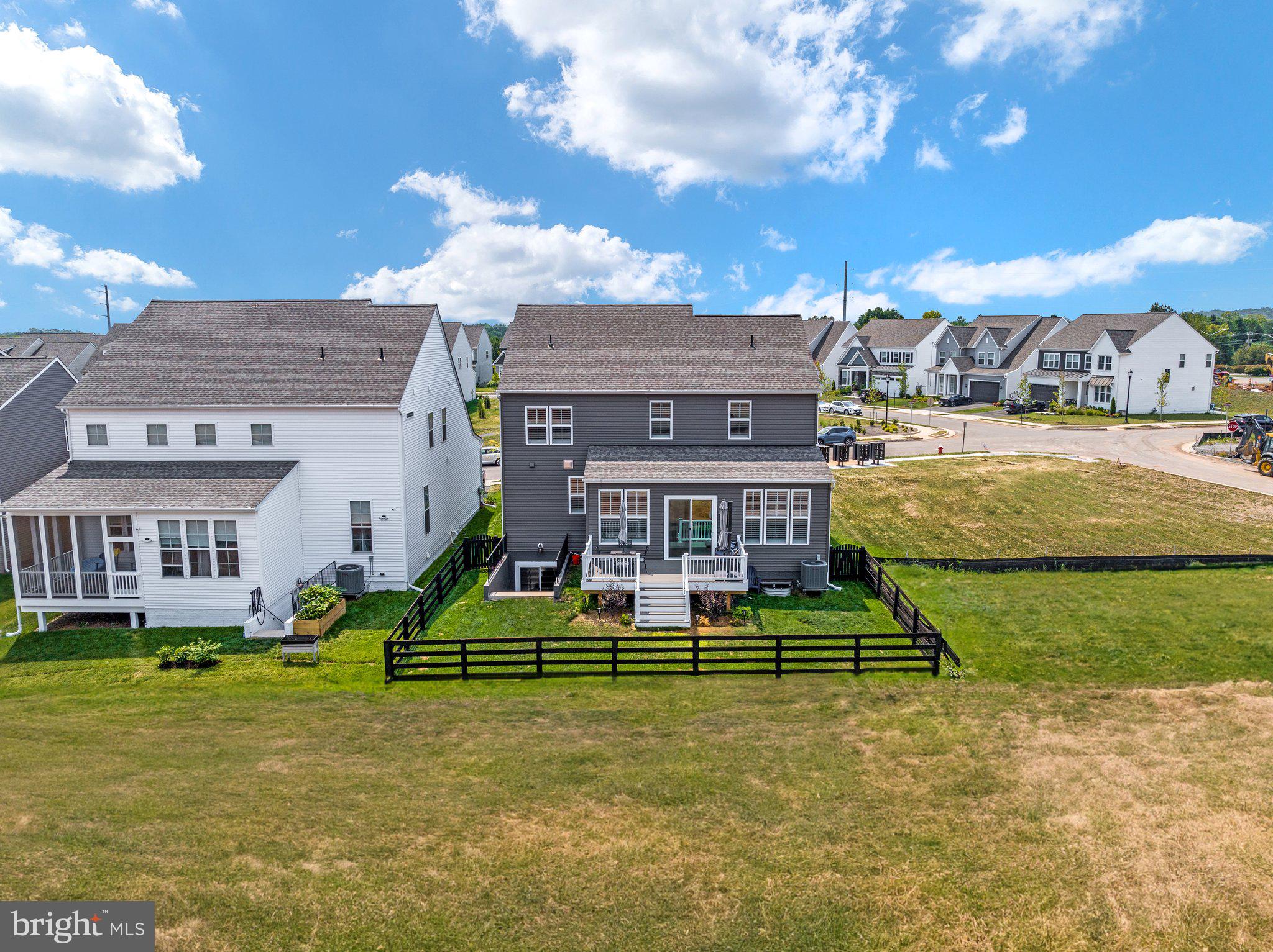 WHITE OAKS FARM - Residential