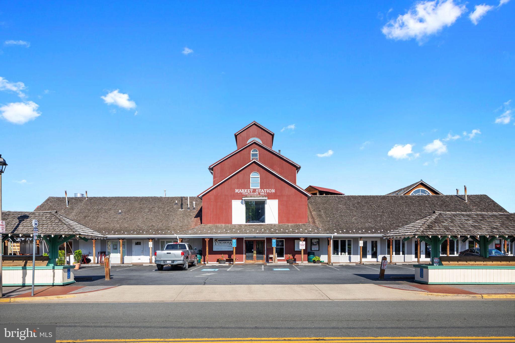 WHITE OAKS FARM - Residential