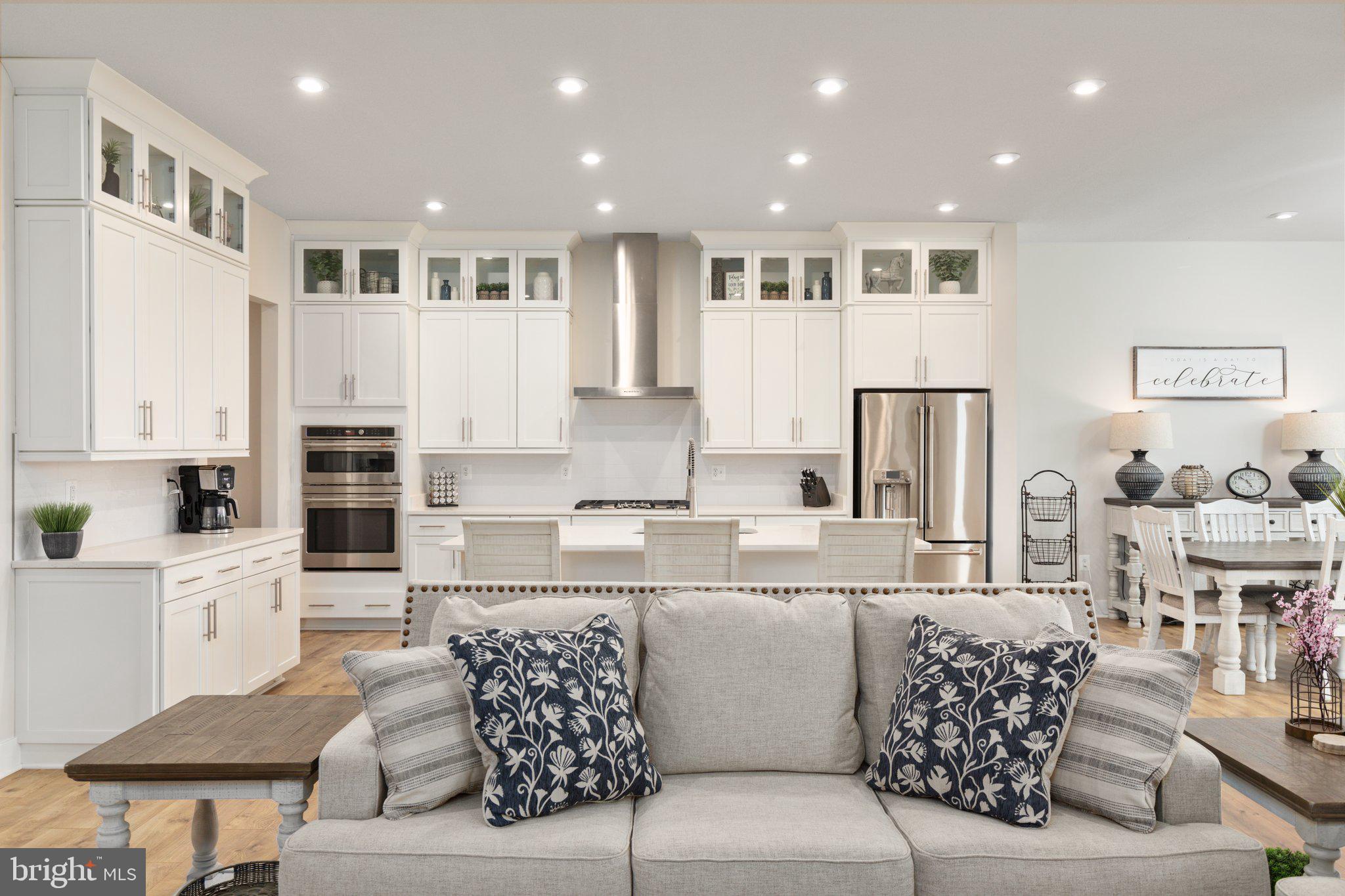 WHITE OAKS FARM - Residential