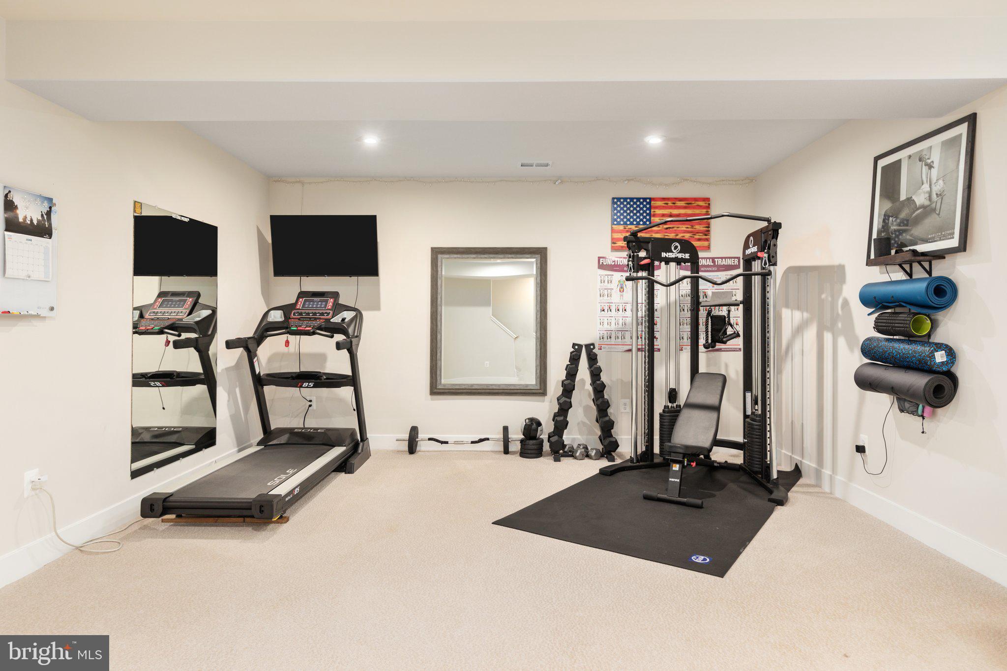 WHITE OAKS FARM - Residential